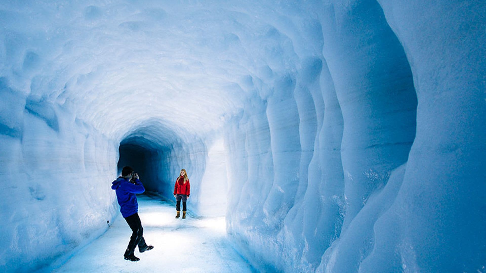 Adentrarte en un glaciar, la insólita experiencia que puedes hacer en Islandia