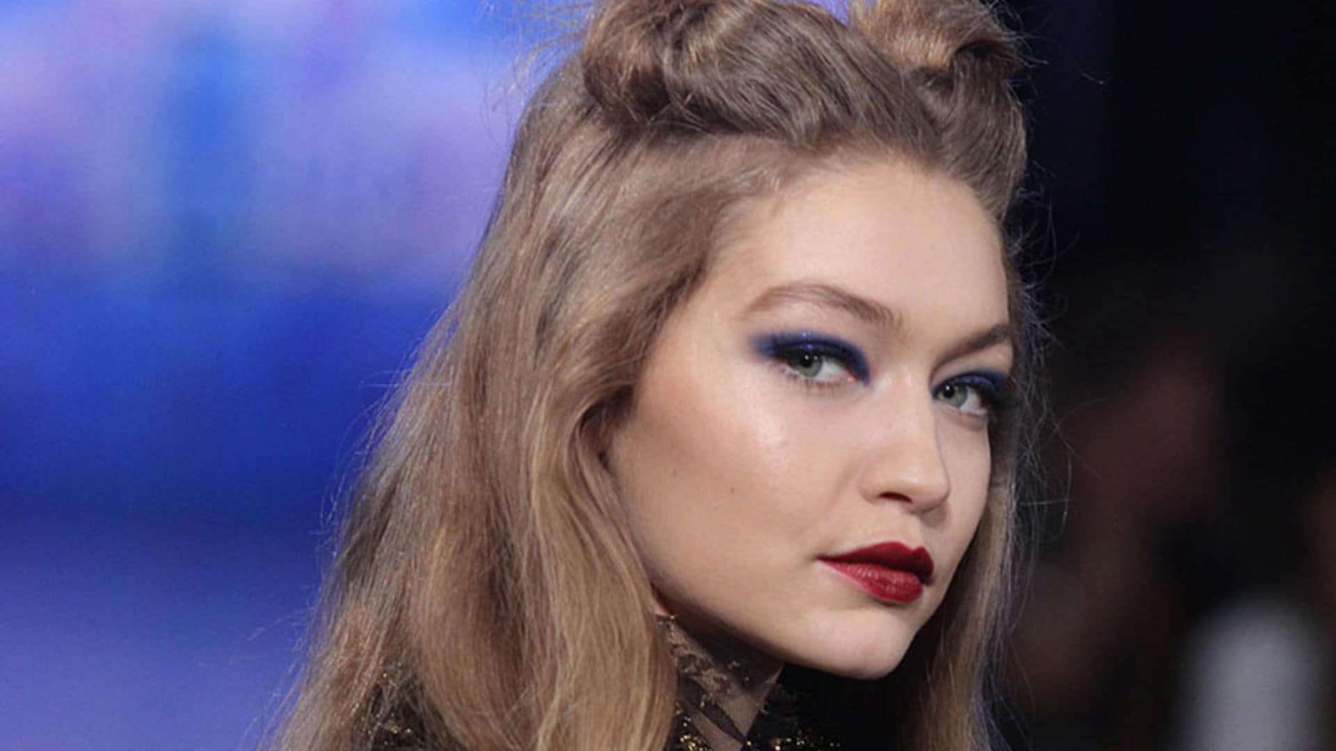 Gigi Hadid enamora en la red con un maquillaje ‘arcoíris’