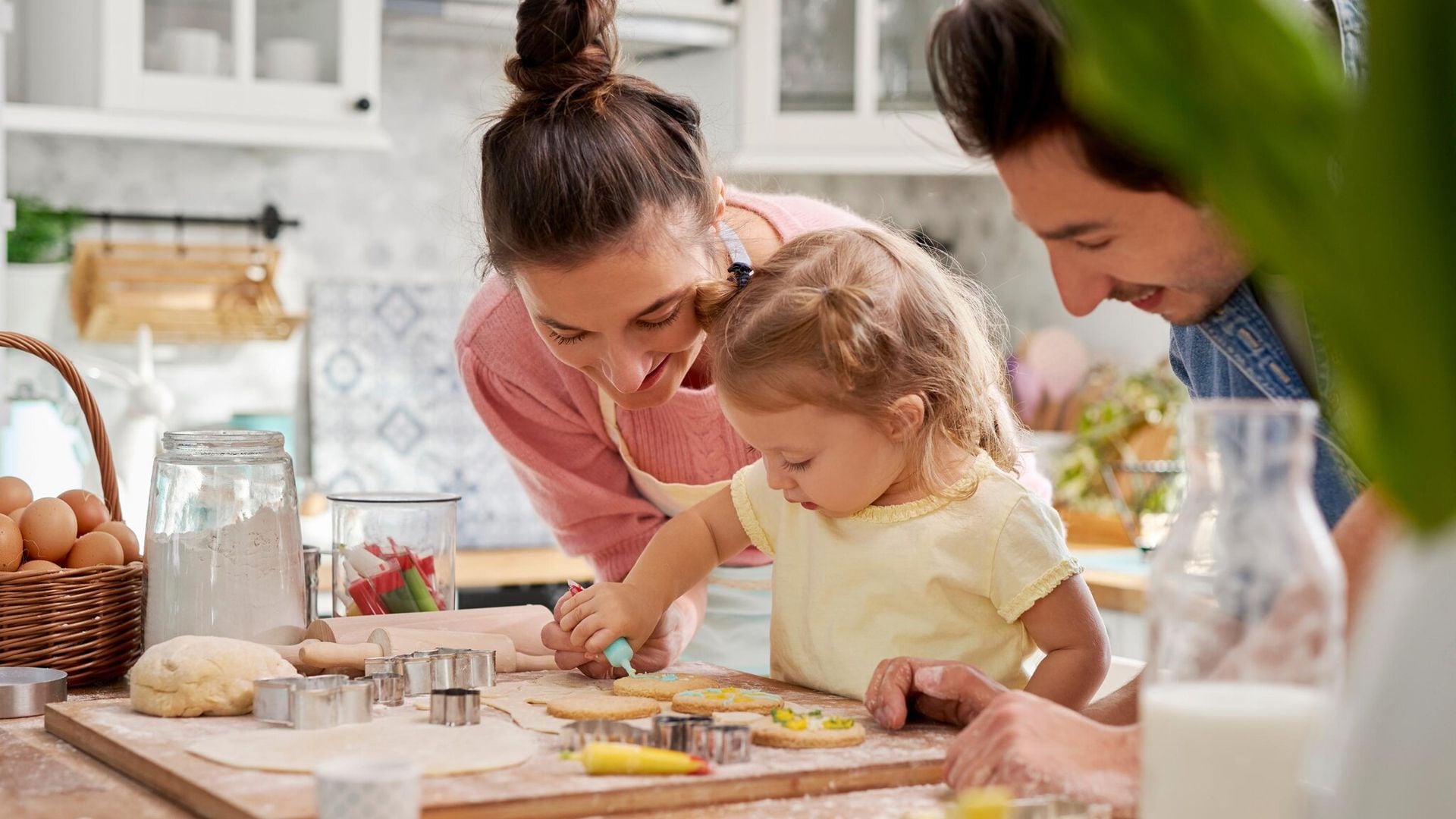 Estos son los beneficios de que a tus hijos les guste la cocina