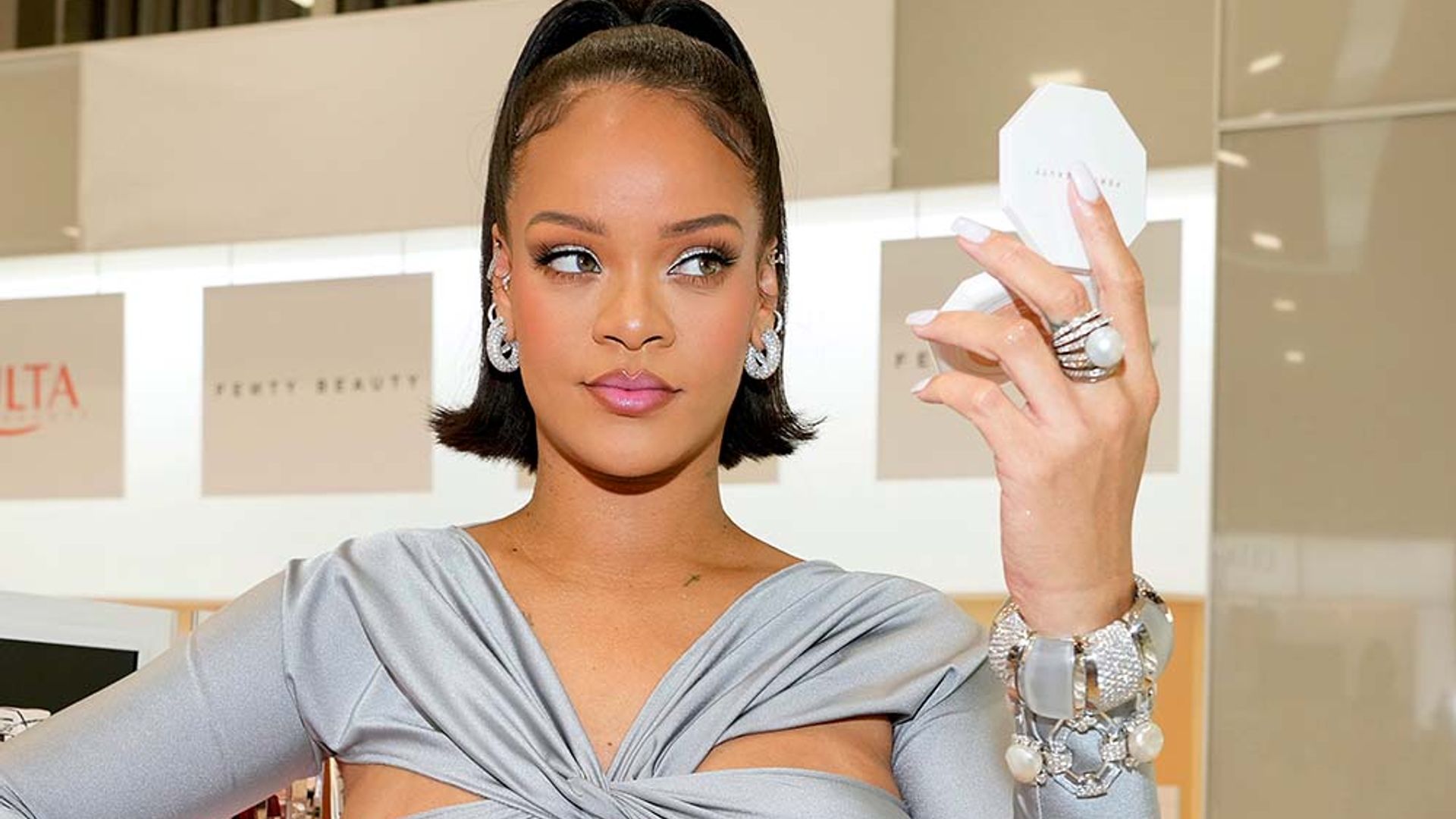 Rihanna entra por primera vez en la lista más famosa de millonarios con su firma de belleza