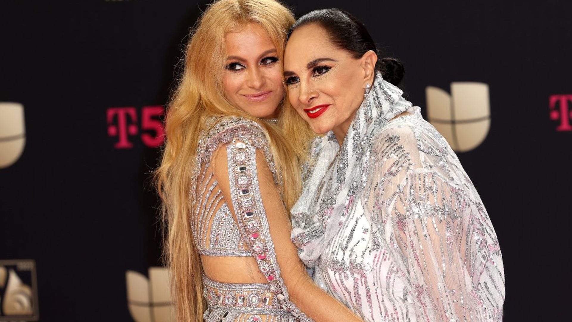 A un año de la partida de Susana Dosamantes, Paulina Rubio revela cómo ha enfrentado la ausencia de su madre