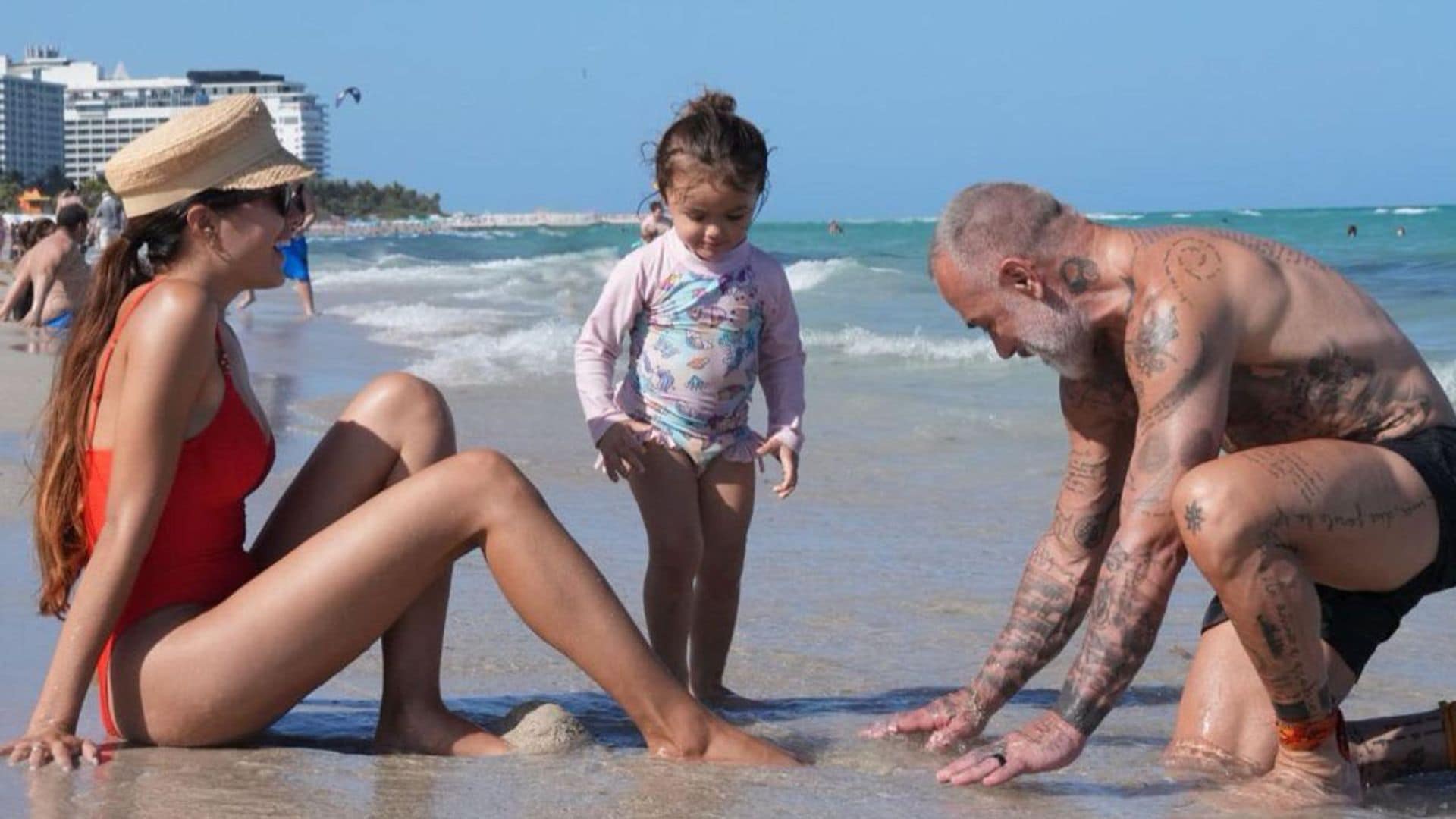 ¡Qué mayor! Gianluca Vacchi y Sharon Fonseca muestran cómo ha crecido su hija rescatando sus mejores momentos