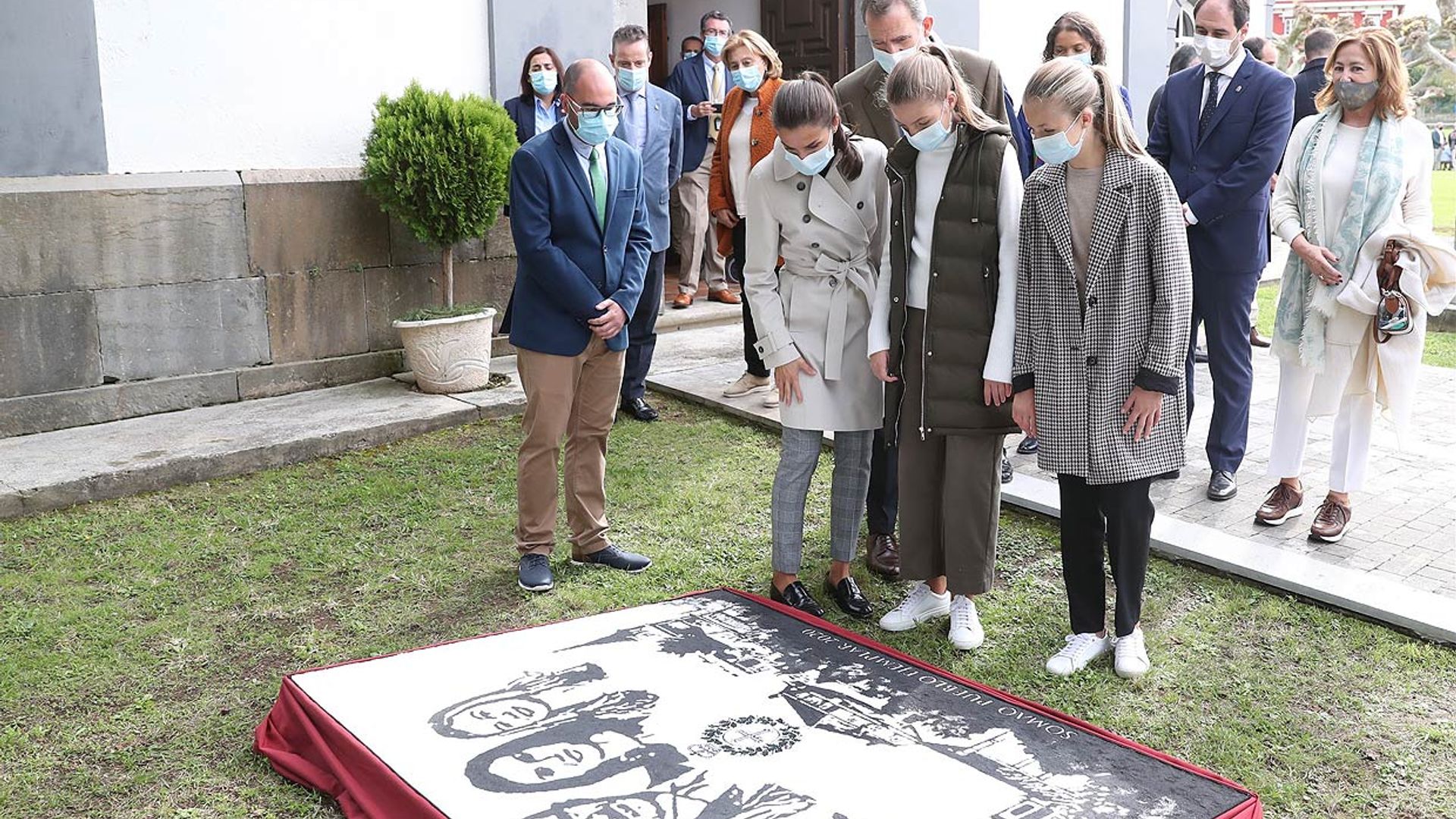 ¡Ponemos el 'zoom'! Los pasos de la Familia Real en Somao desde otra perspectiva