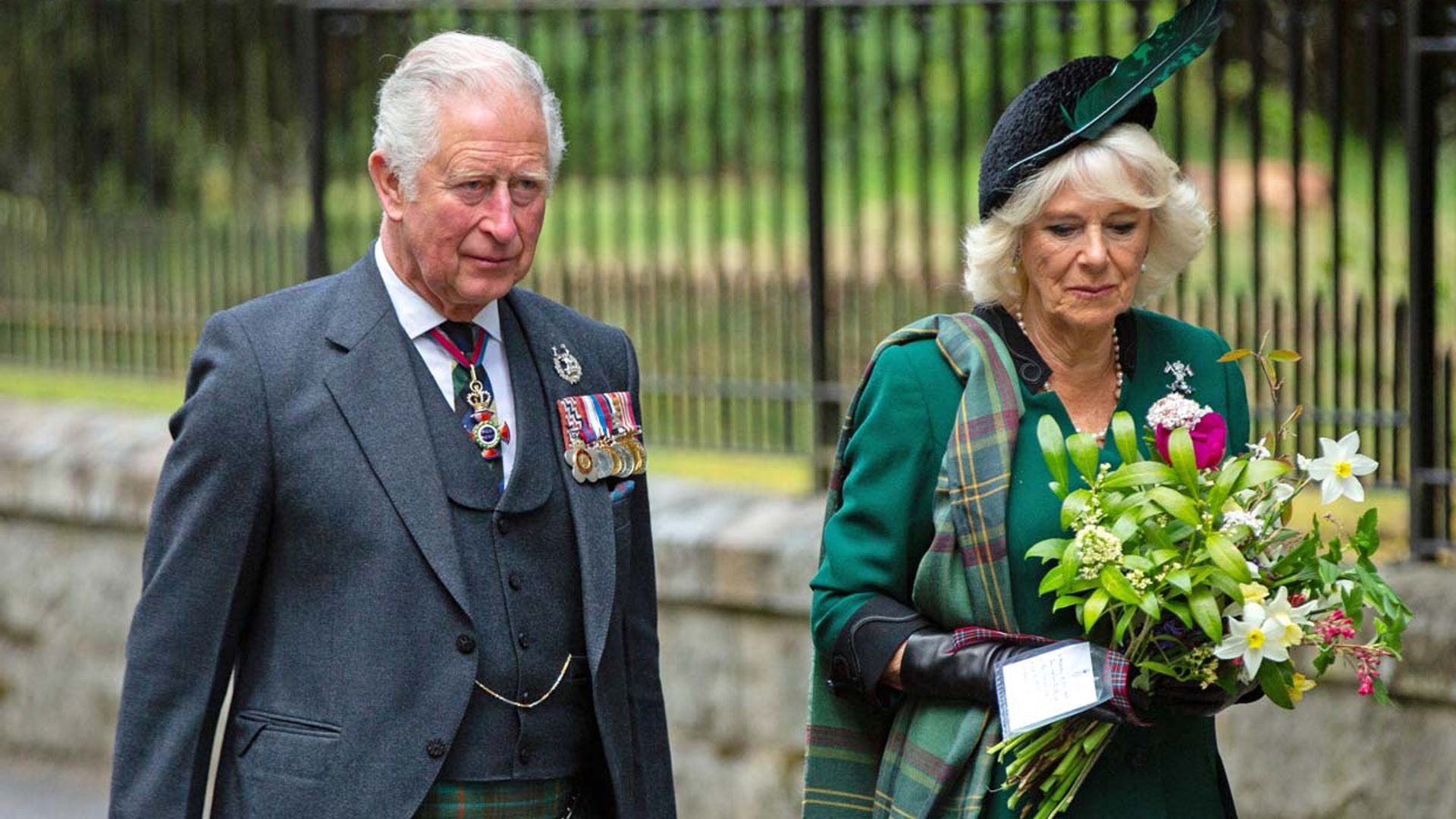 ¡Adiós Escocia, hola Londres! Carlos y Camilla vuelven a su hogar tras el confinamiento