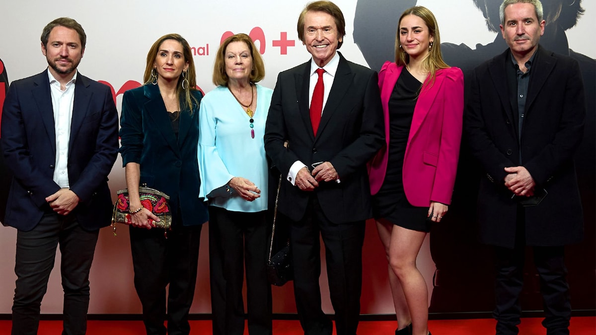 El lado más personal de Raphael, de sus 50 años con Natalia Figueroa a sus  tres hijos y ocho nietos