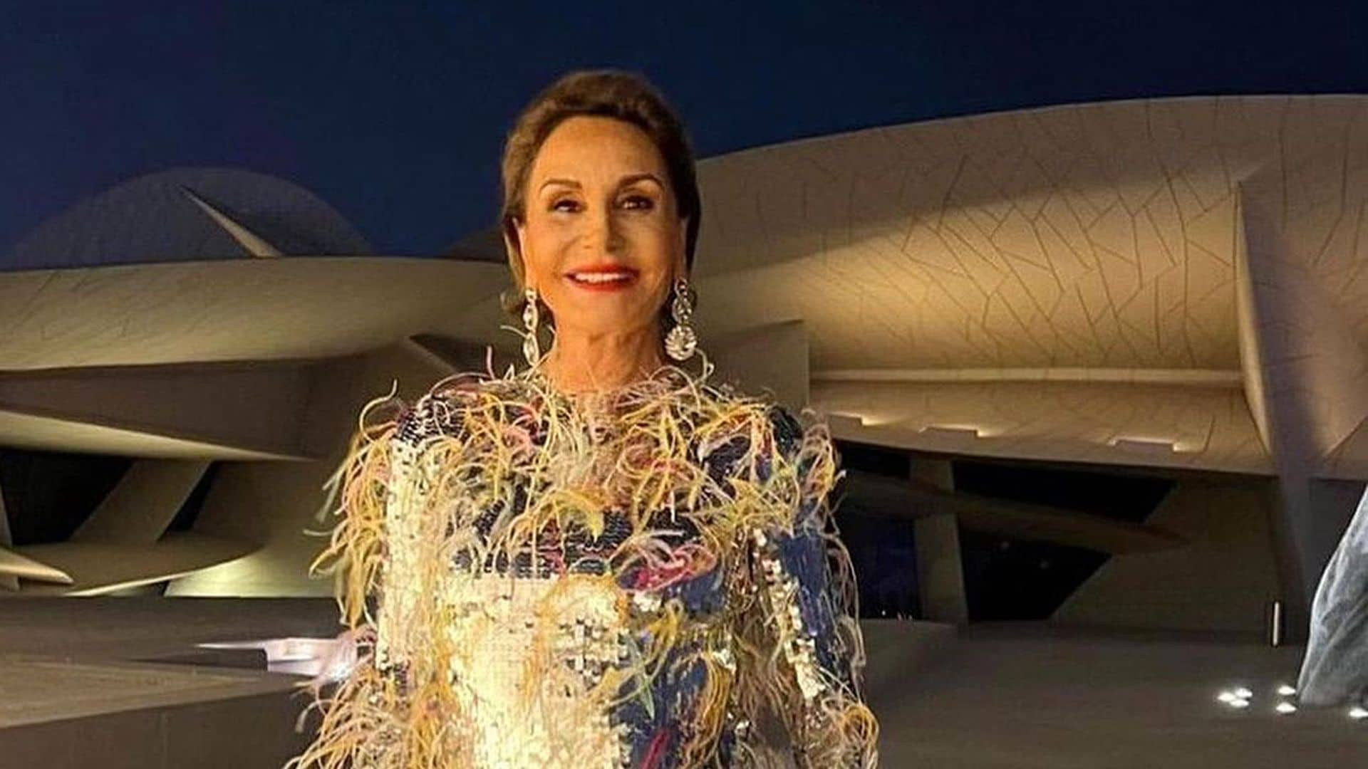 Naty Abascal cautiva en su viaje a Qatar con un vestido joya apoyando la exposición de su amigo Valentino