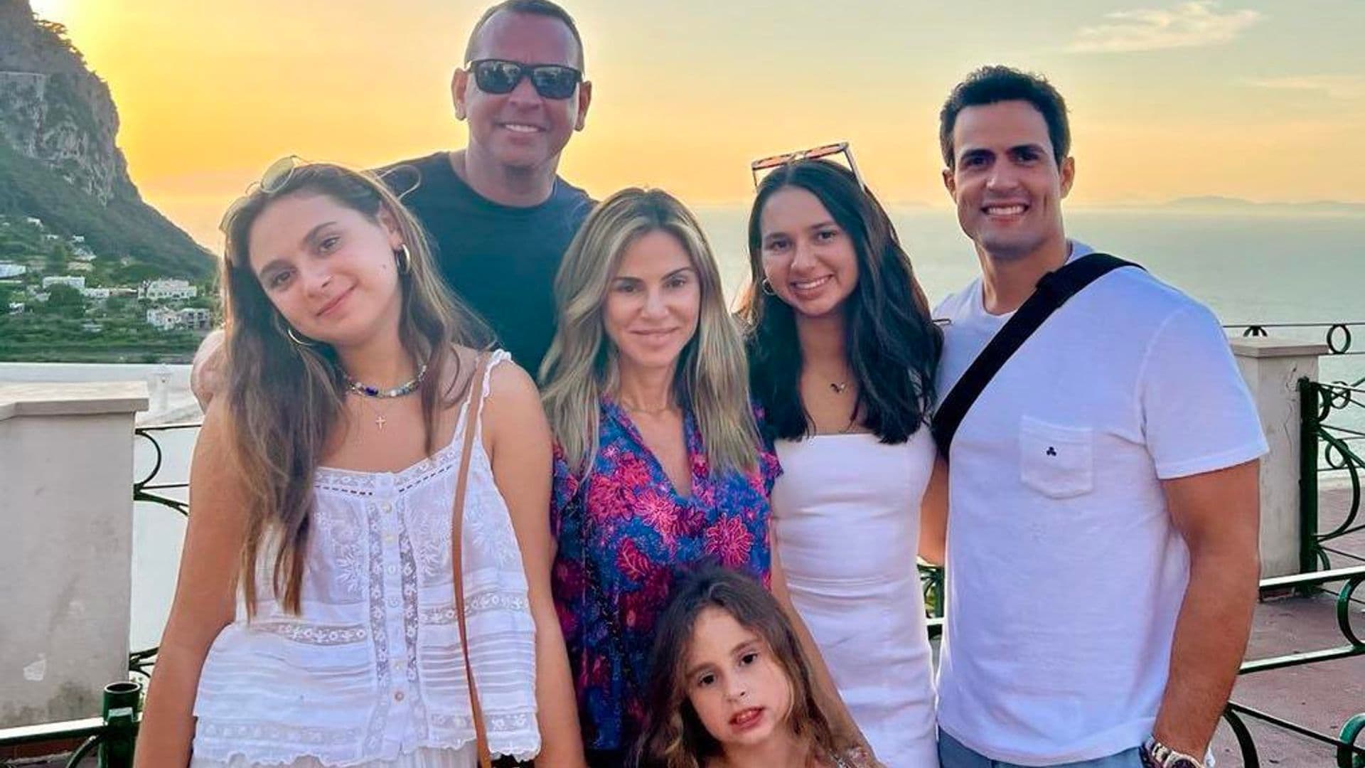 A-Rod se refugia en su exesposa y sus hijas tras rumores sobre la boda de JLo y Ben Affleck