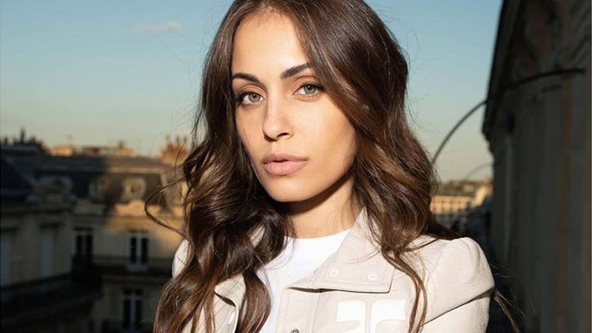 Hiba Abouk acierta en su última cita FASHION con el look futurista favorito de las 'celebrities'