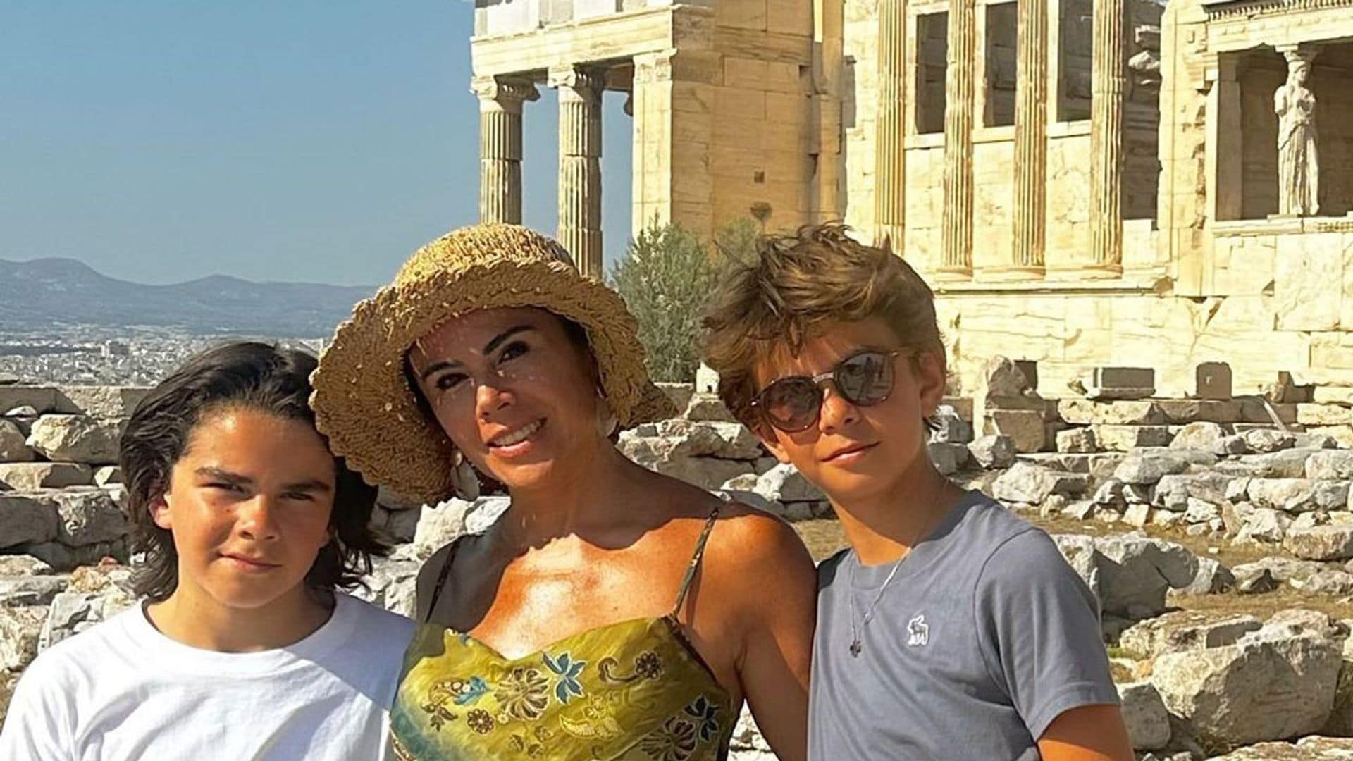 El divertido verano de Paola Rojas y sus hijos en Grecia