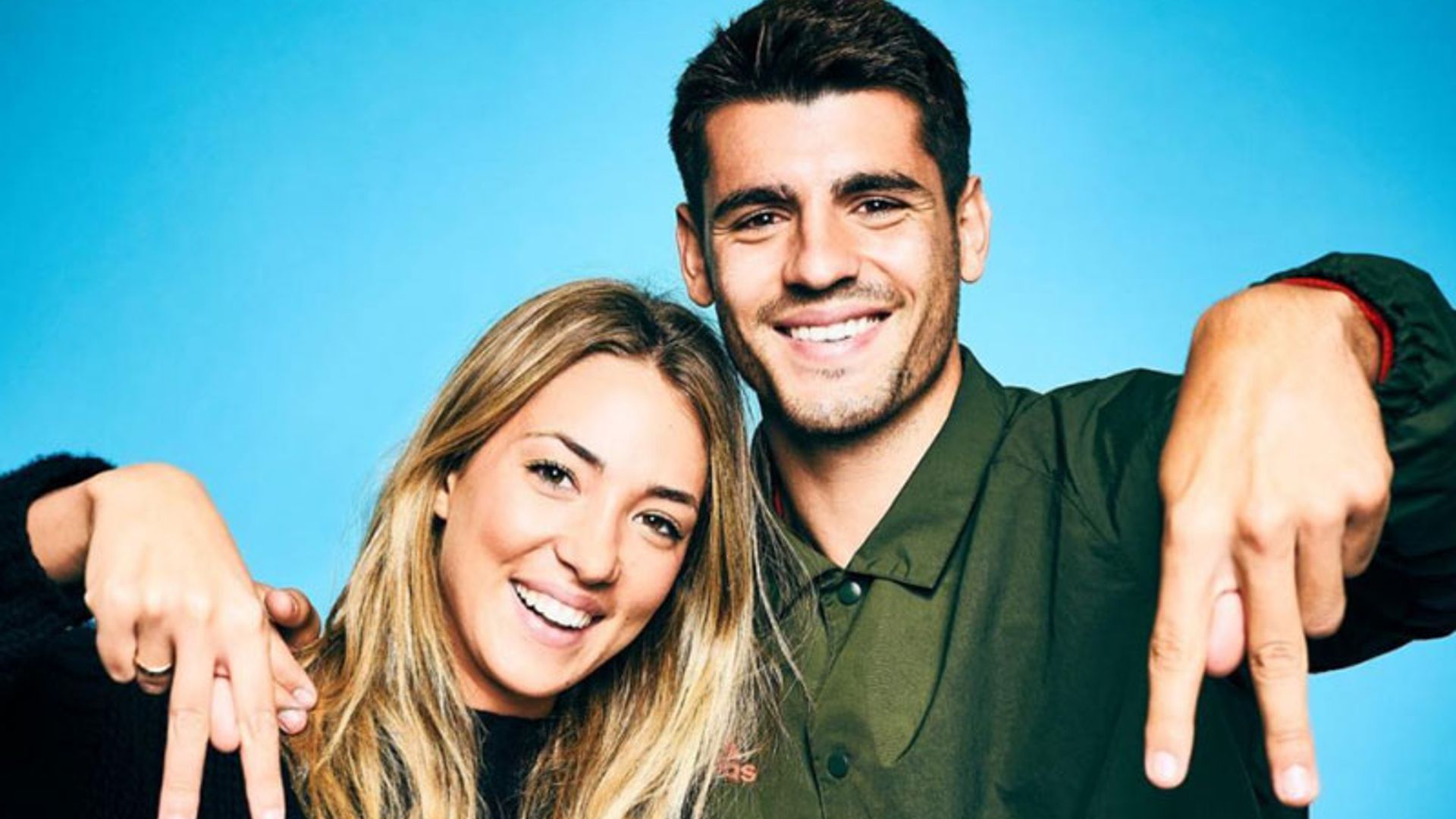 Álvaro Morata y Alice Campello reciben los primeros regalos para su bebé