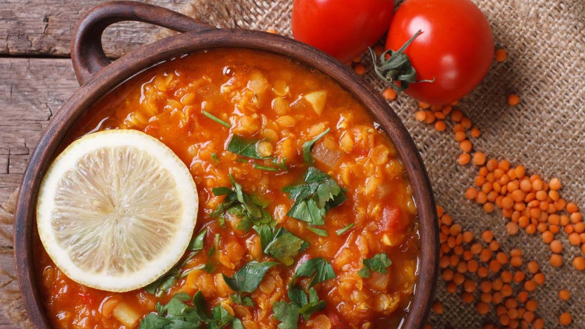 Lentejas naranjas al curry con verduras