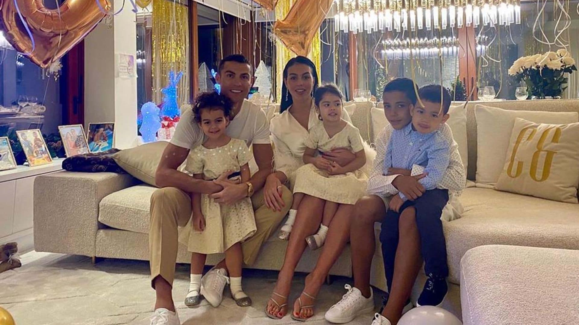 Bailando divertida o con su disfraz favorito: así felicitan Cristiano y Georgina a Alana Martina por su cumpleaños