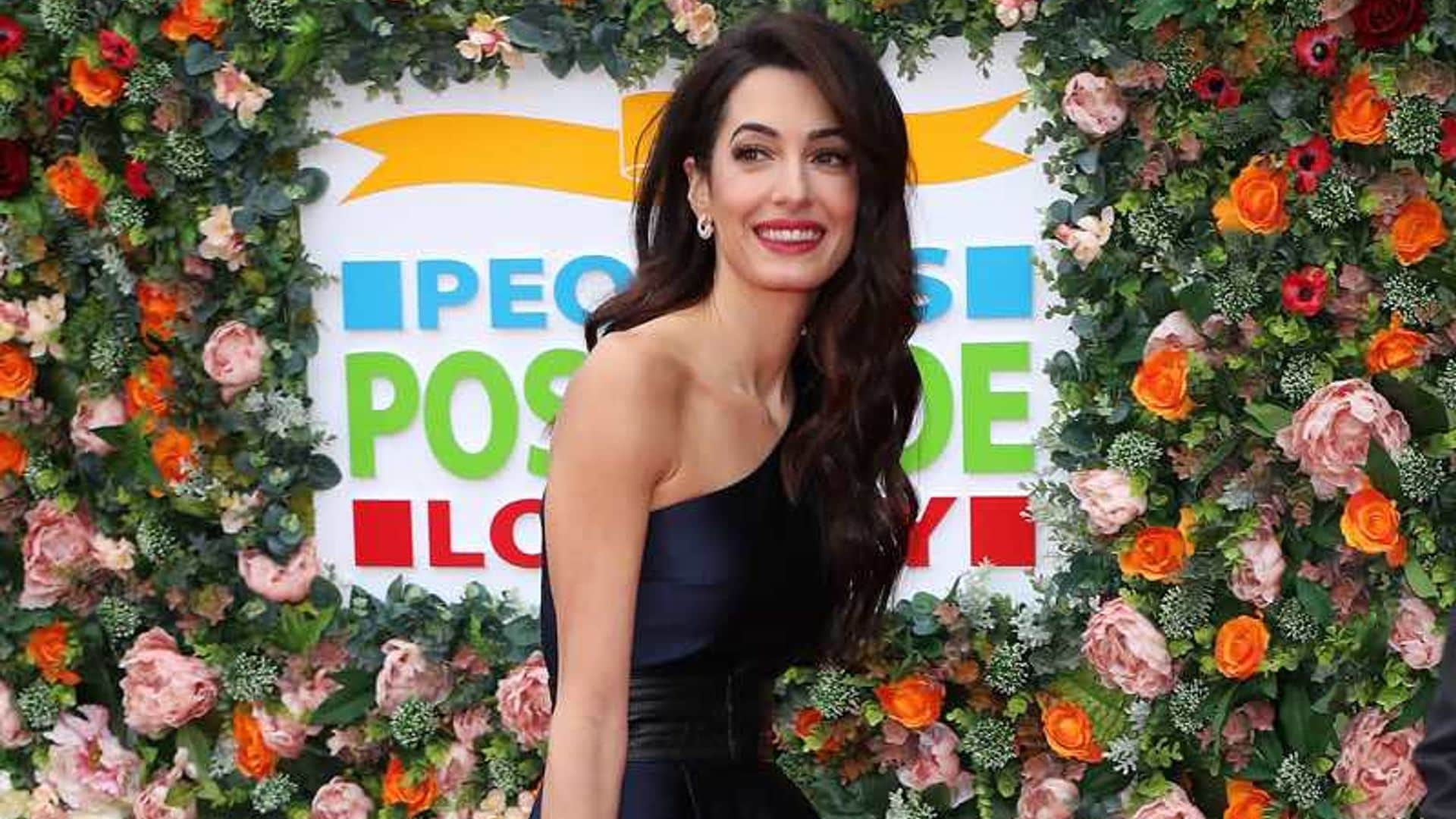 Amal Clooney reproduce uno de los looks más virales de Marta Ortega