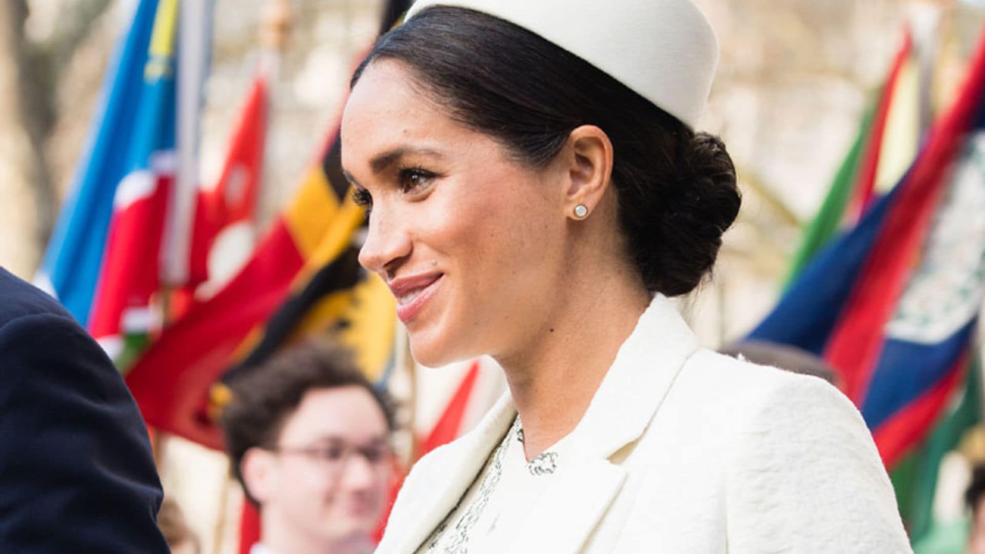 El nuevo abrigo histórico de Meghan o la conexión definitiva con el estilo premamá de Kate