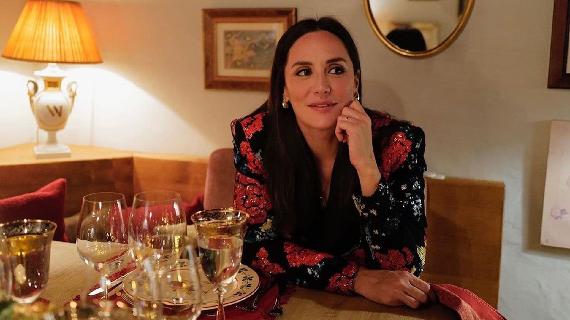 Tamara Falcó y su primer look de invitada de 2024: una chaqueta de lentejuelas española muy exclusiva