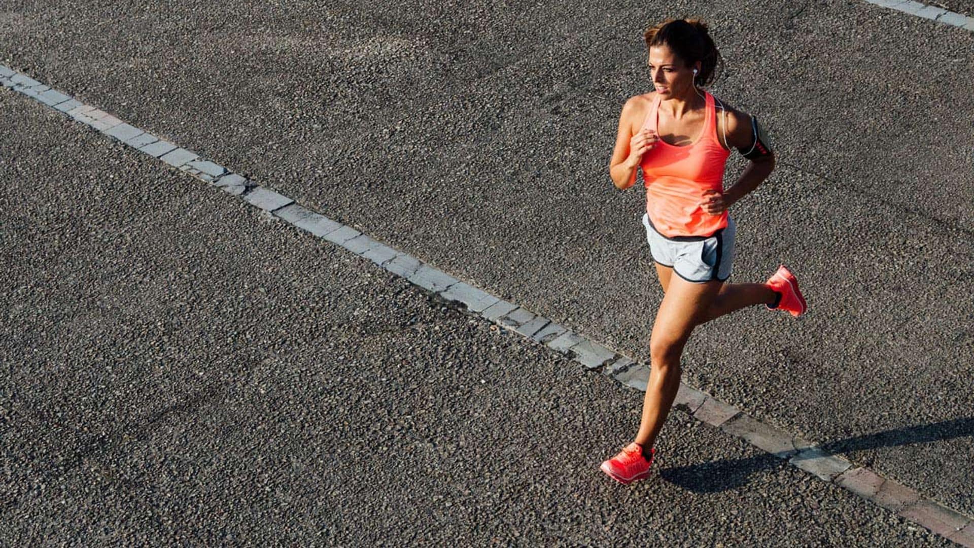 ¿Es mejor correr o caminar rápido para quemar más calorías?