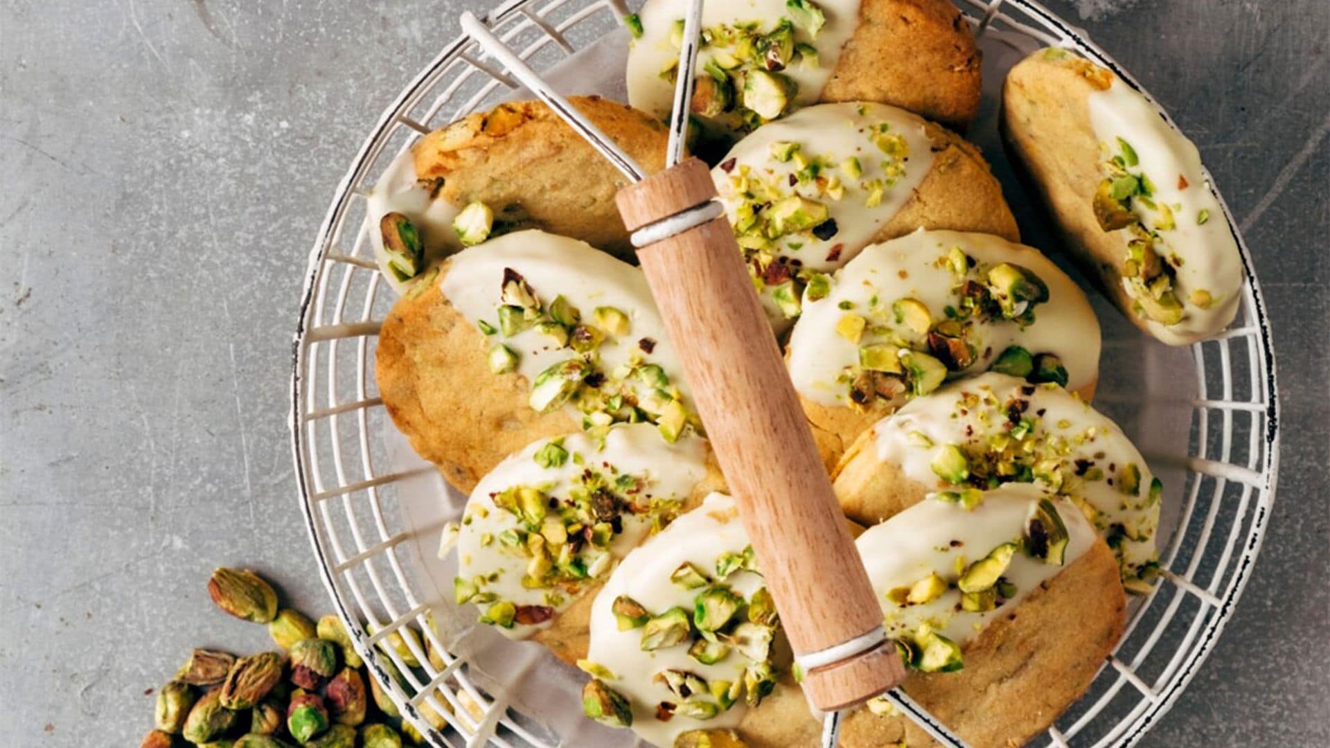 Cookies con chocolate blanco con pistachos