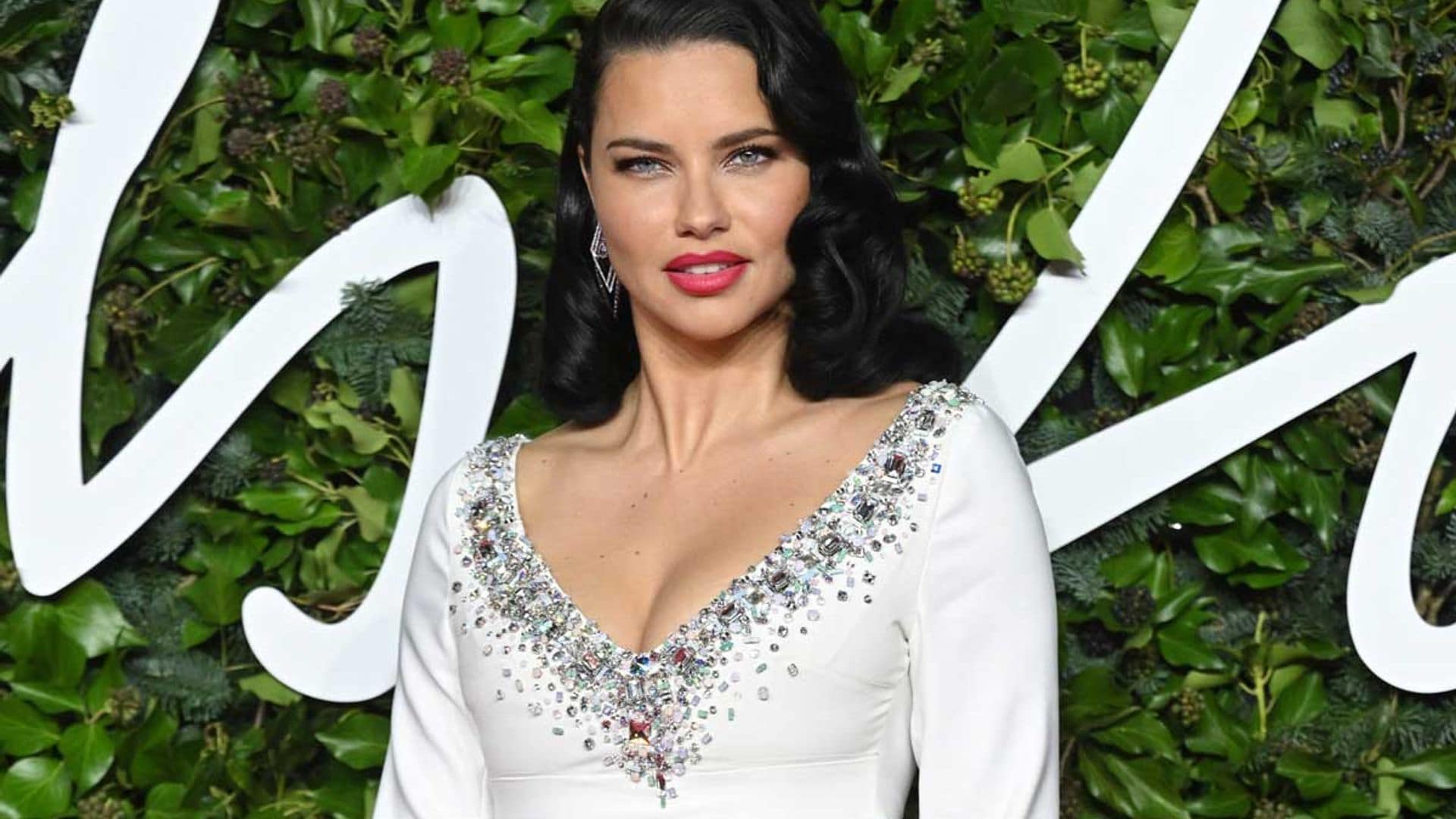 La fruta brasileña que Adriana Lima toma en su embarazo está repleta de antioxidantes