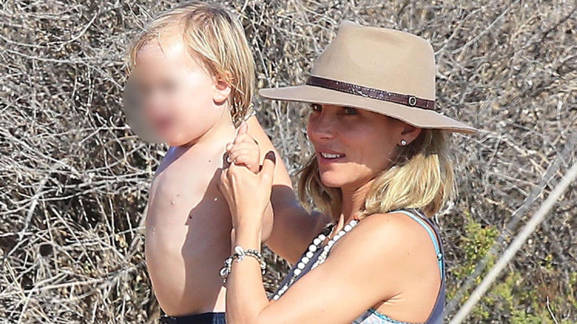 ¡Al agua patos! Los hijos de Elsa Pataky se divierten en Formentera