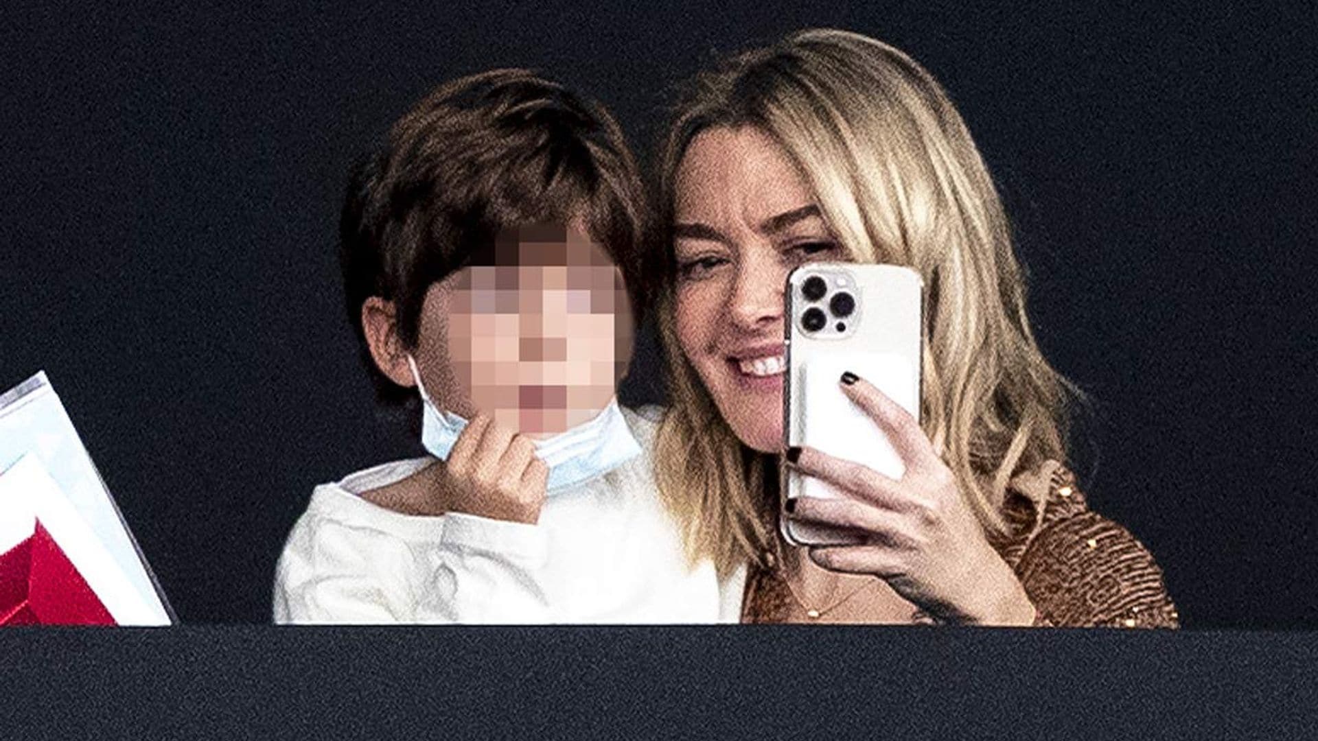 Marta Ortega, con su marido y sus hijos, muestra su imagen más familiar y divertida en la hípica