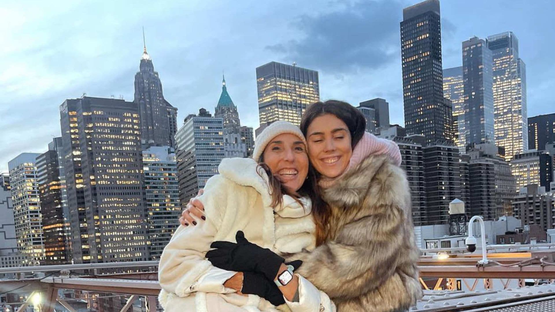 Paz Padilla y su hija Ana Ferrer, como niñas en su escapada prenavideña a Nueva York