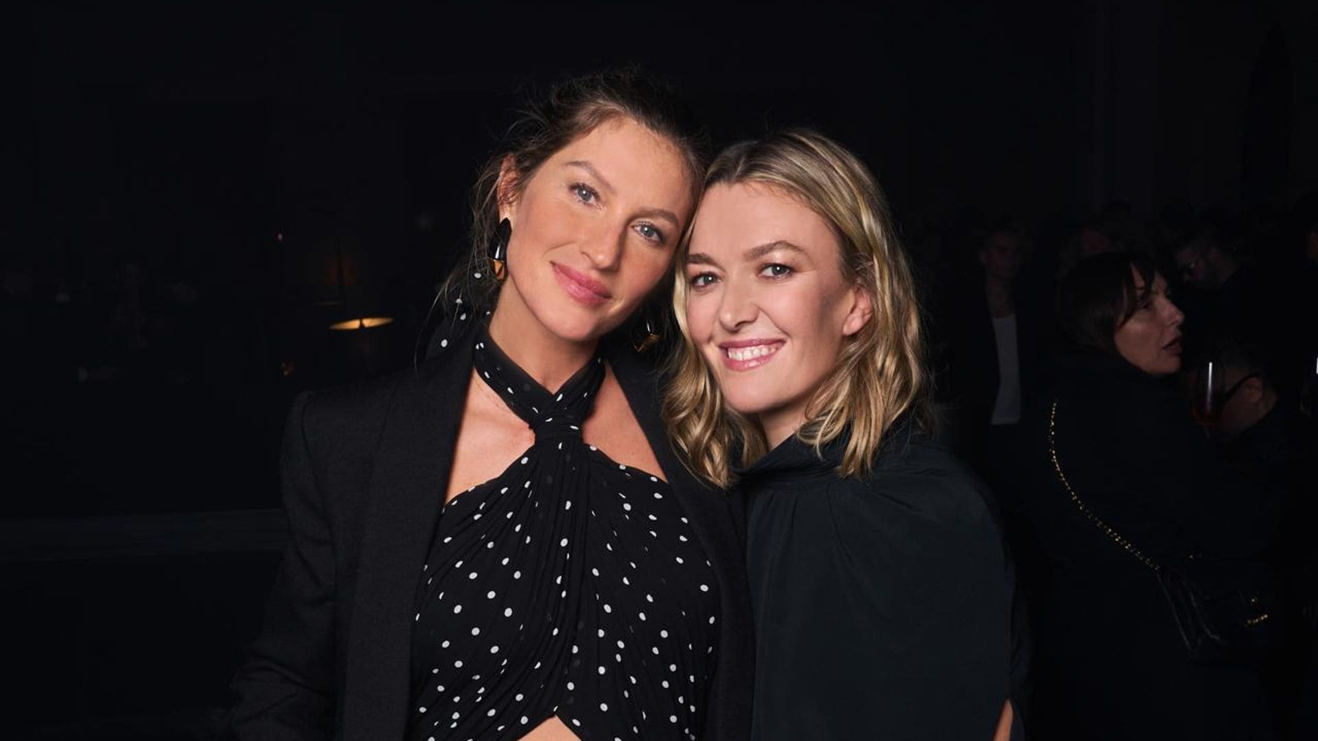 Marta Ortega y Gisele Bündchen coinciden en el look de invitada de Zara que triunfará este otoño