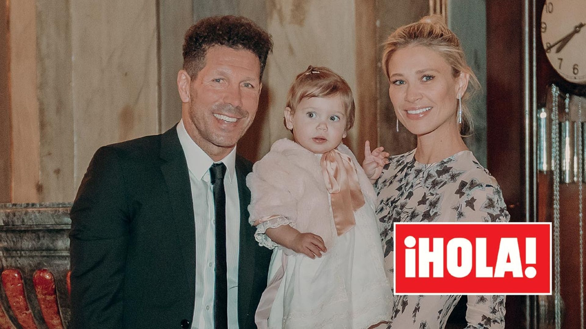 Excepcional reportaje en ¡HOLA!: el bautizo de Valentina, la hija de Carla Pereyra y Diego Simeone