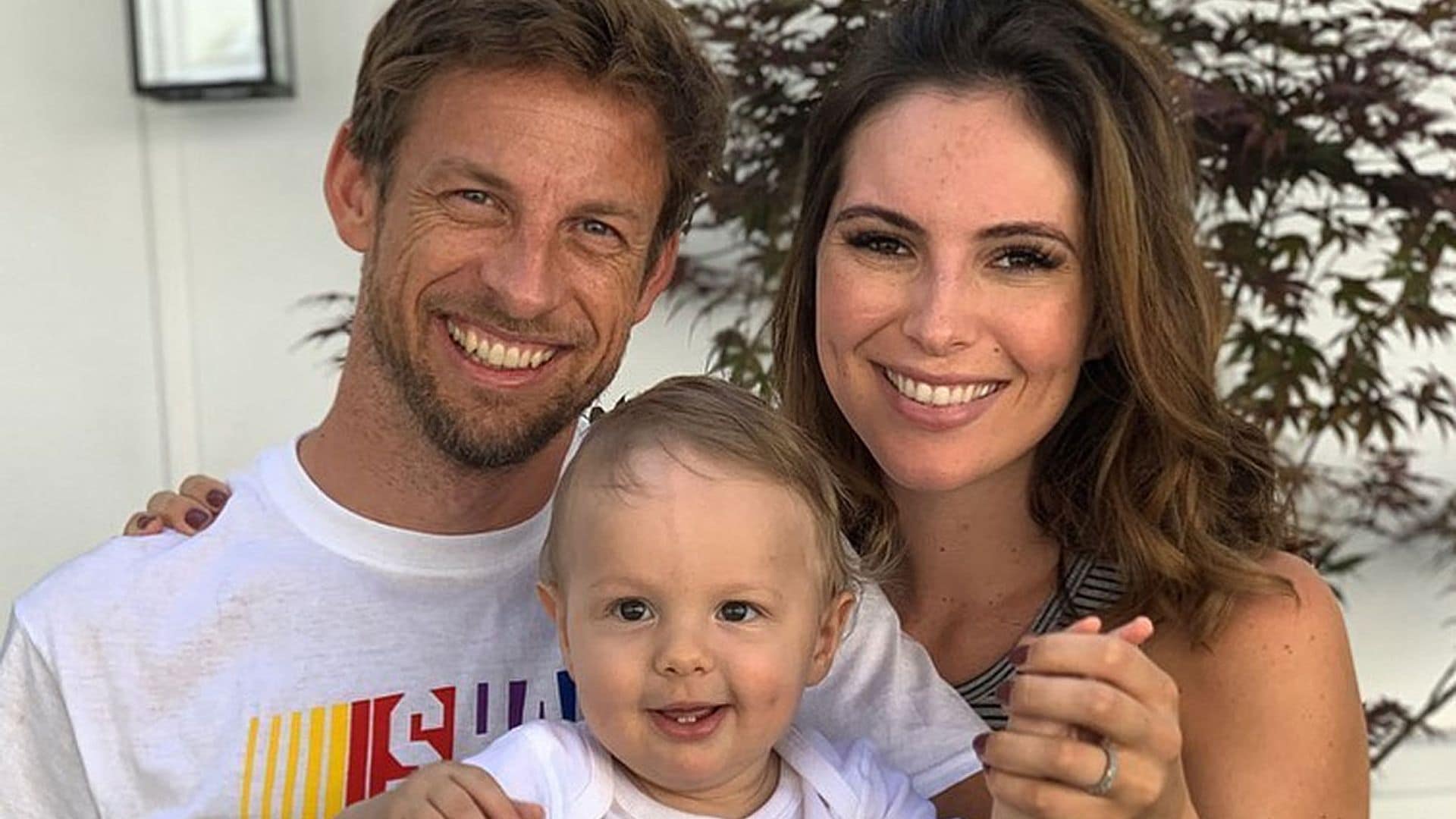 Jenson Button presume de hijo, un pequeño 'influencer' que se parece mucho a él