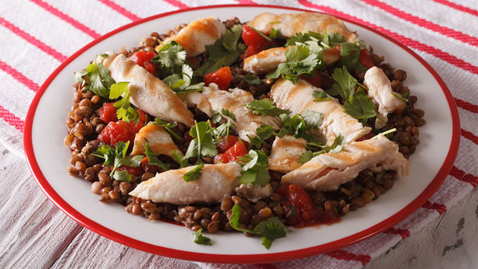 Ensalada de lentejas con pollo al cilantro