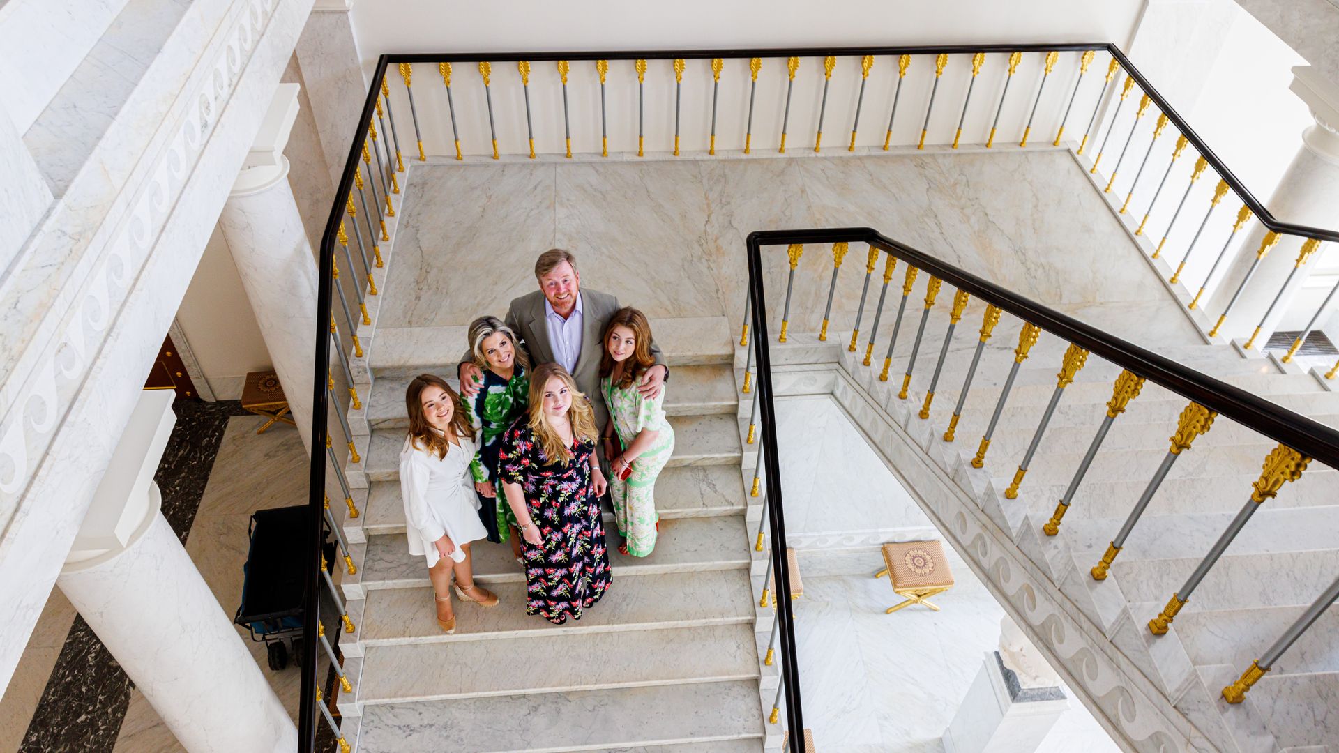 Guillermo, Máxima de Holanda con sus hijas en el Palacio Noodeinde en junio de 2022