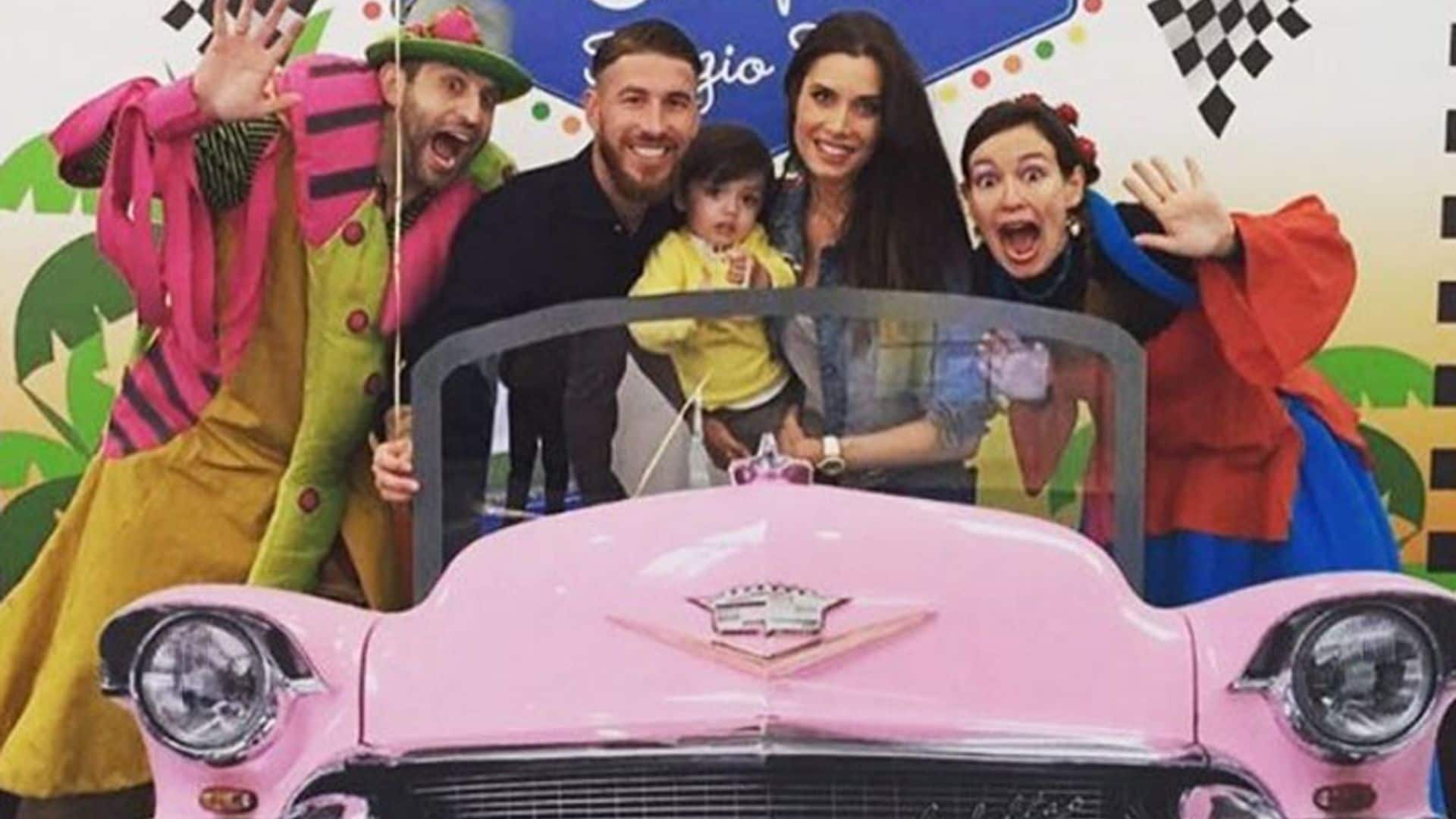 ¡Presentadores y futbolistas! Los invitados al cumpleaños del hijo de Pilar Rubio y Sergio Ramos