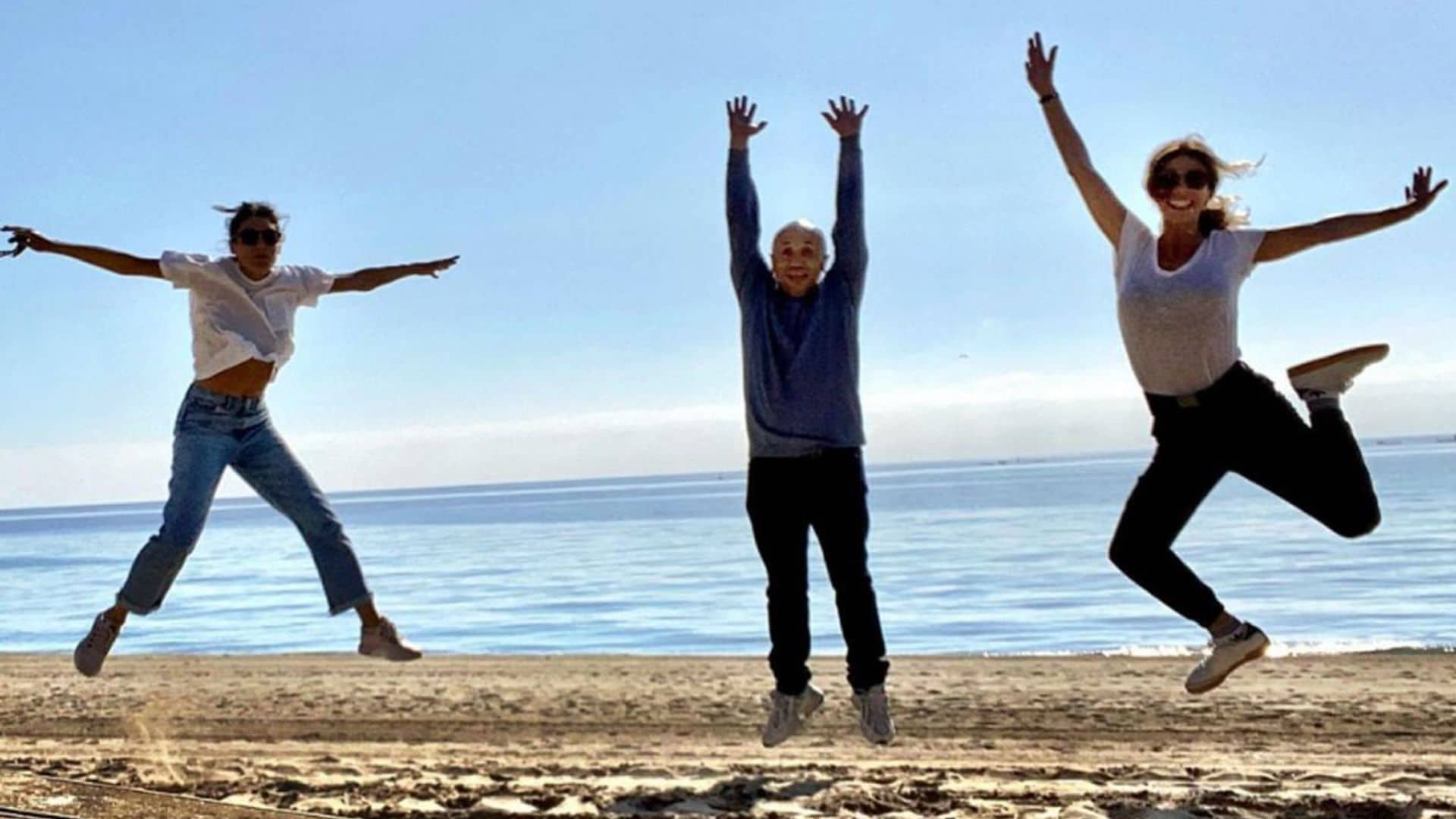 Amaia Salamanca y Maribel Verdú protagonizan su propio 'Libro de la selva' en la playa