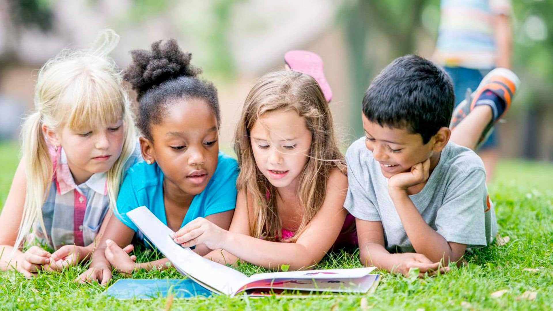 12 lecturas infantiles para que tu hijo siga leyendo en verano