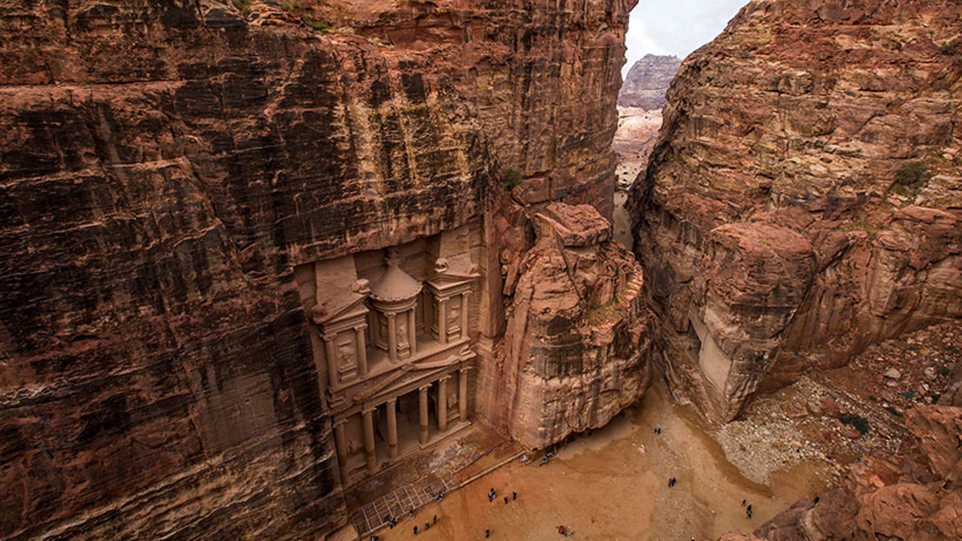 Viaja a Petra desde el sofá y de la mano de la reina Rania