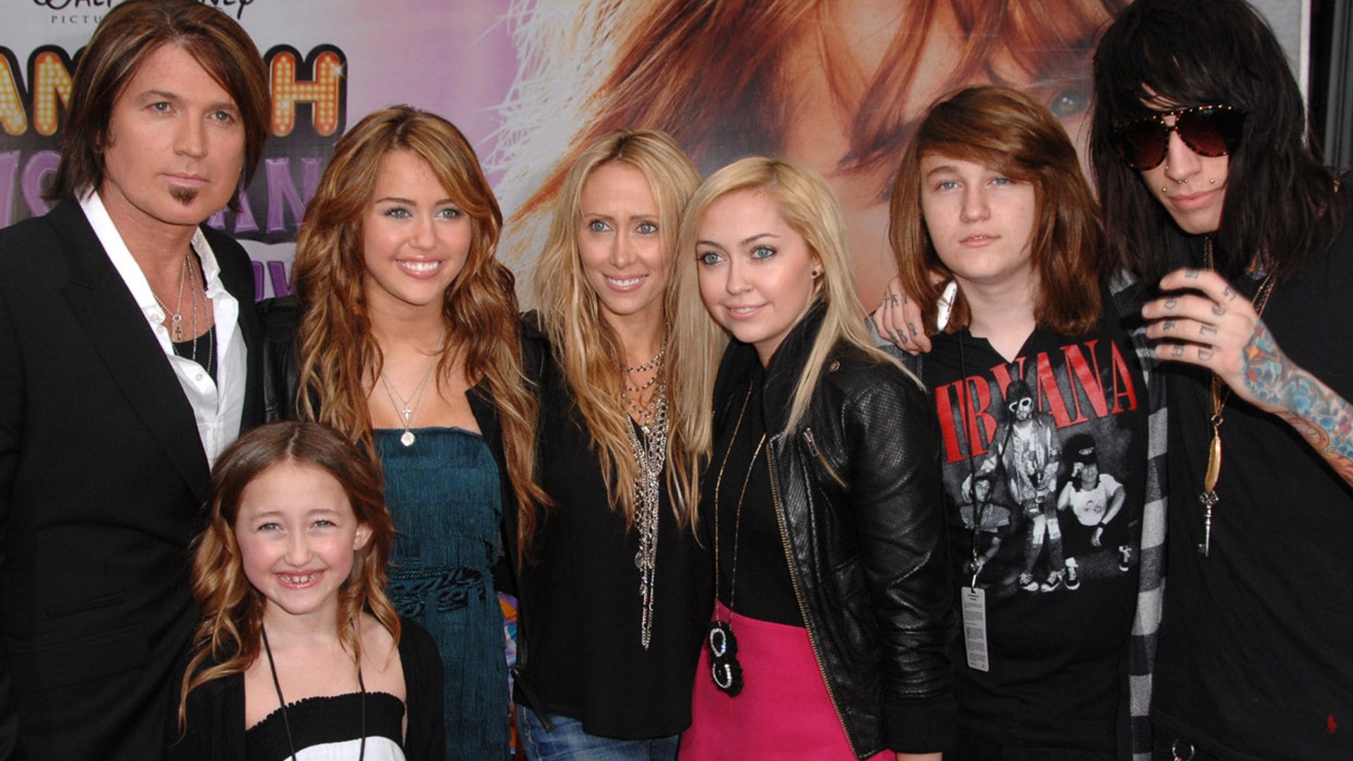 Las rencillas de la familia de Miley Cyrus al descubierto tras la boda de su madre