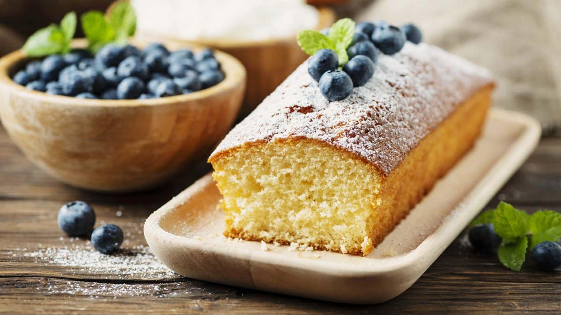 'Plum cake' tradicional de limón con arándanos