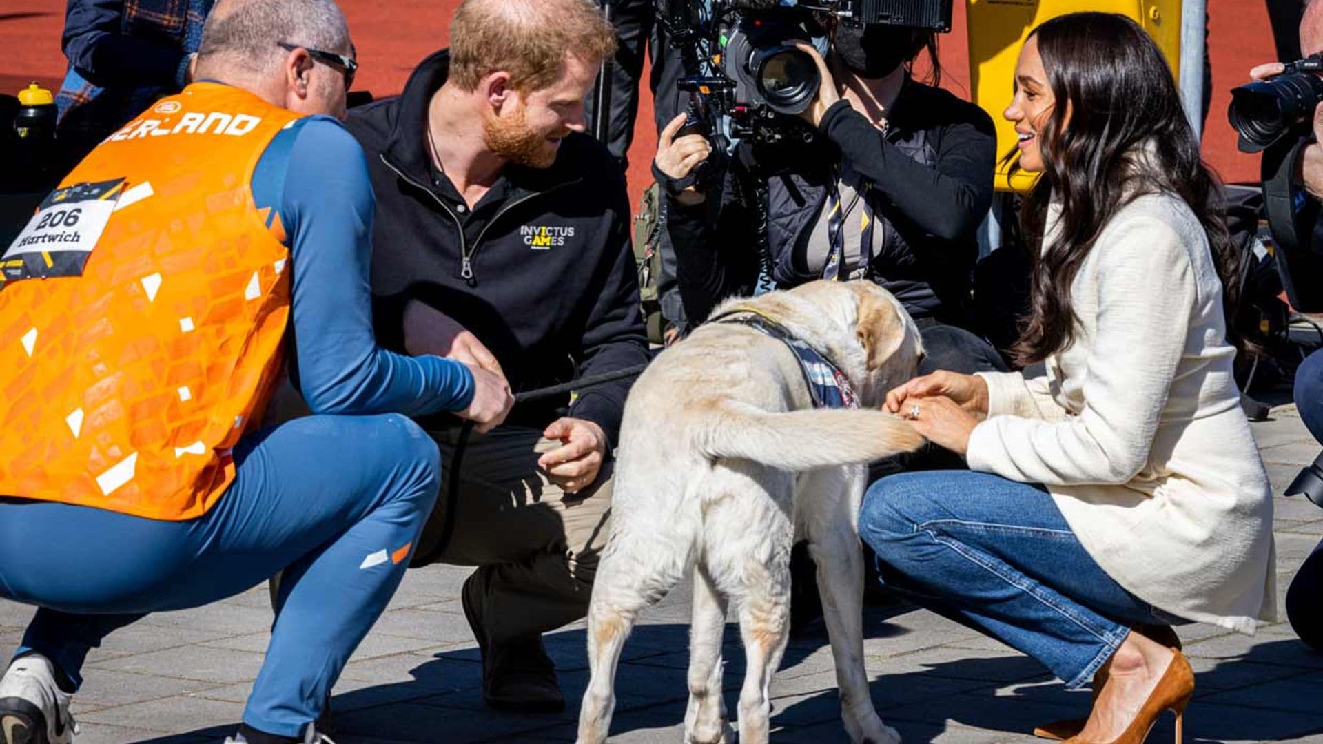 El príncipe Harry y  Meghan Markle adoptan a un perro con un nombre de lo más italiano