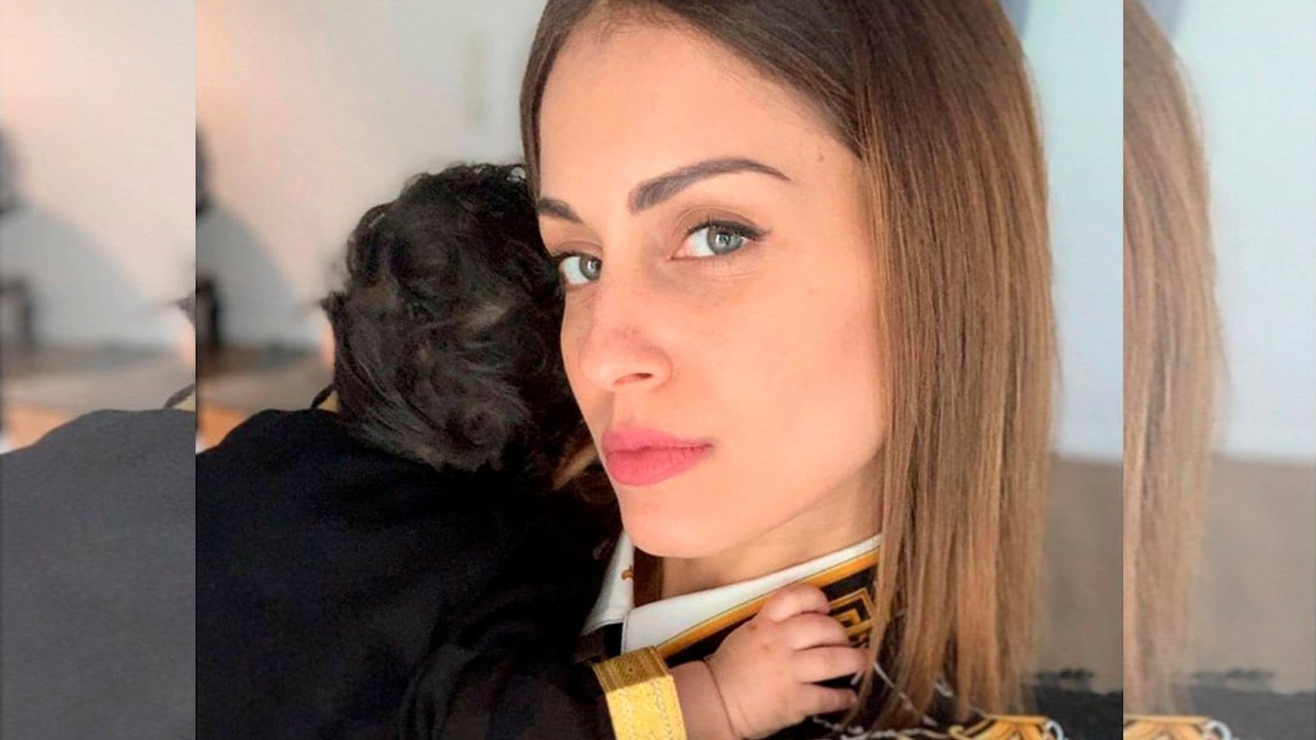 ¡Juntos para siempre! Hiba Abouk no se separa de su bebé ni para hacer ejercicio