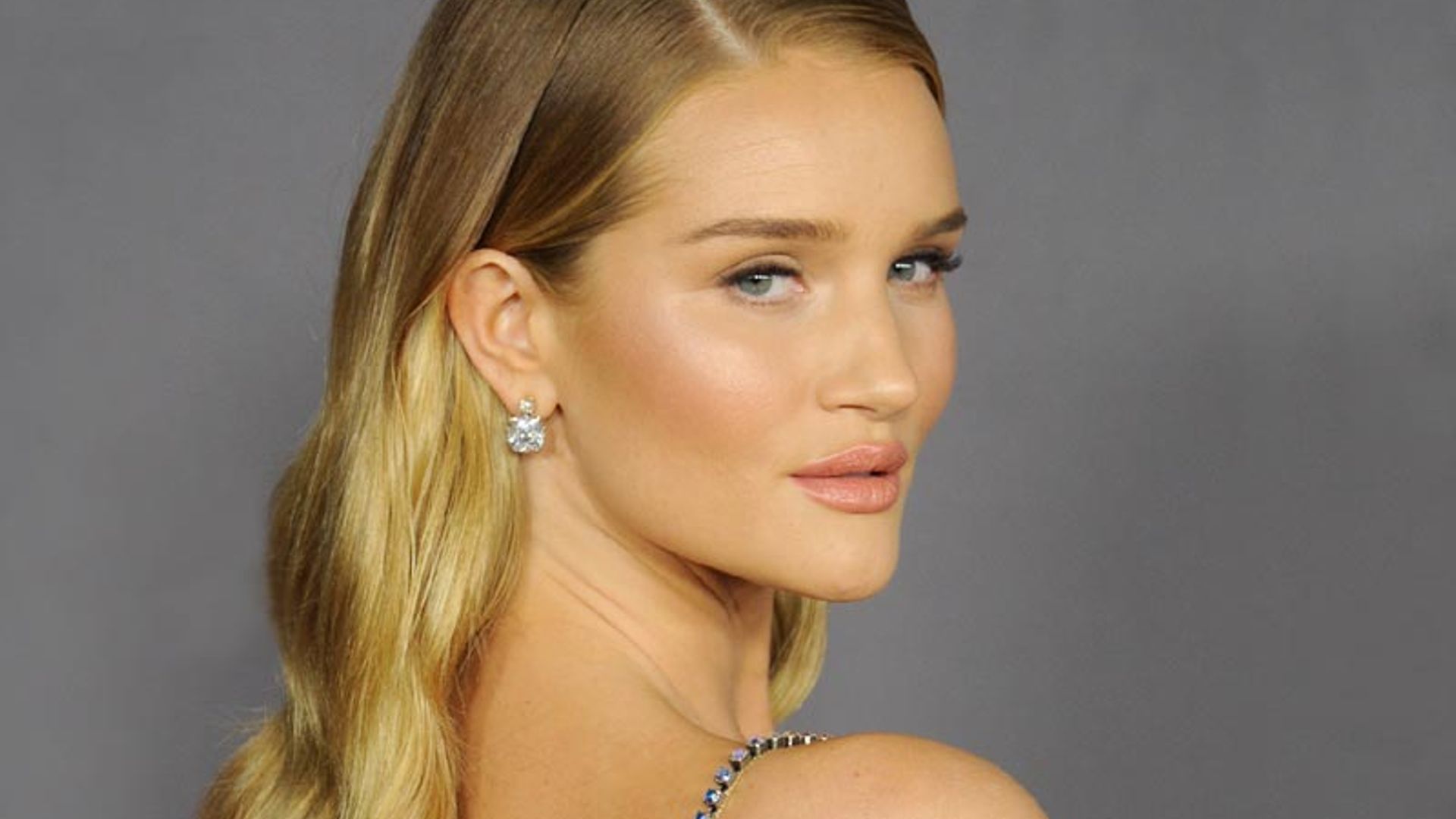 Rosie Huntington-Whiteley y su impresionante primera foto en bikini tras ser madre