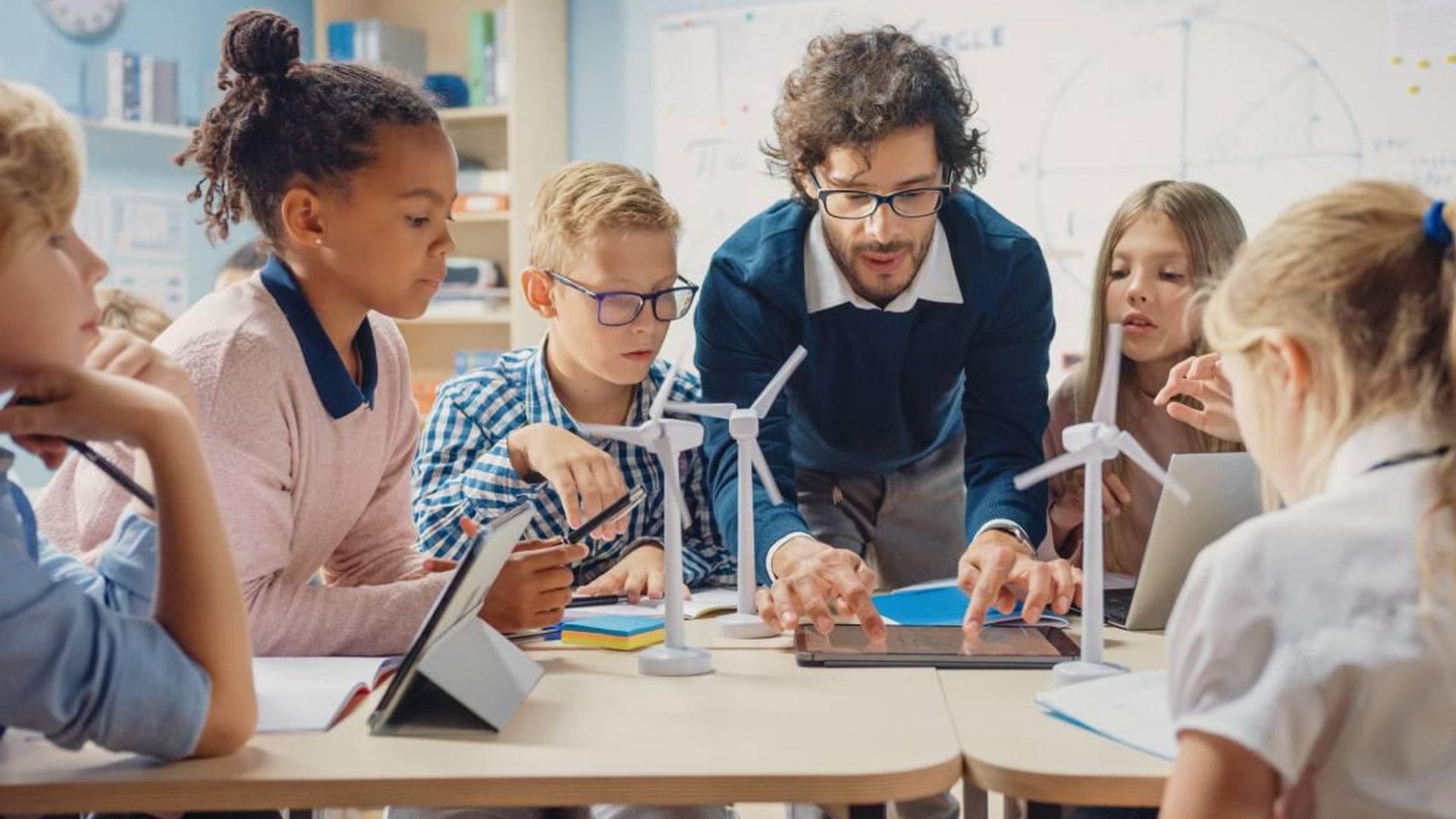 ¿Cuáles son los beneficios de aprender diferentes idiomas a edades tempranas?