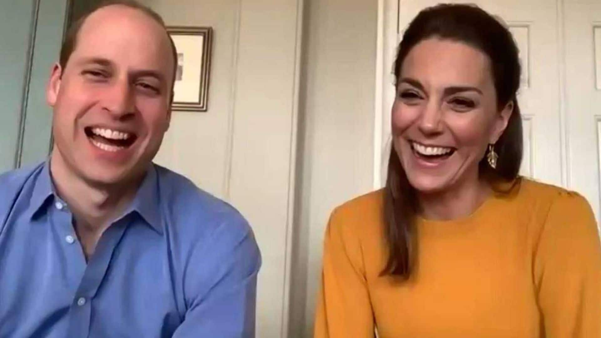 El príncipe Guillermo y Kate Middleton hacen una divertida videollamada a un grupo de niños