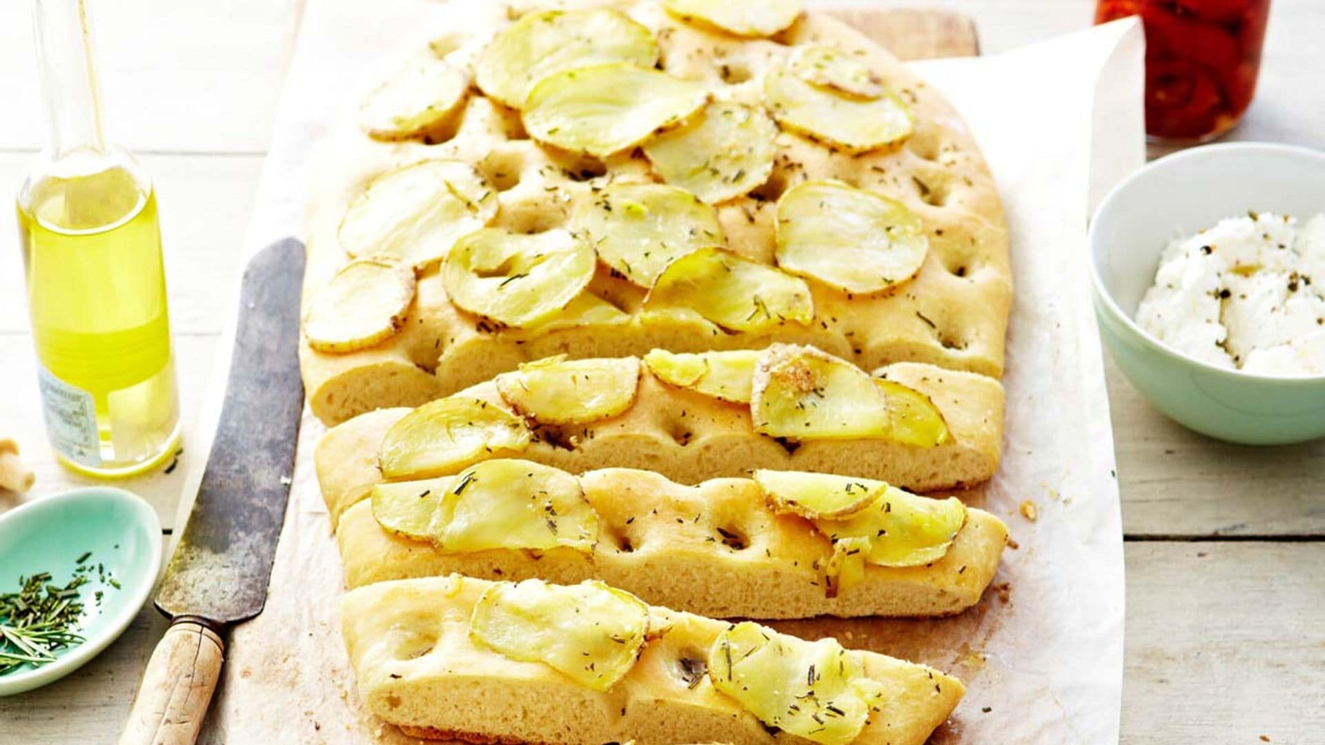 'Fougasse' con rodajas de patata y romero