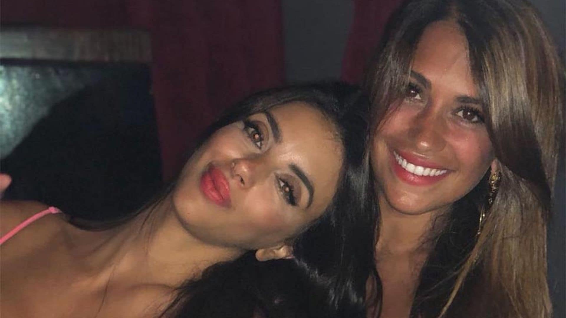 Antonela Rocuzzo y Daniella Semaan, el reencuentro de dos buenas amigas en Ibiza