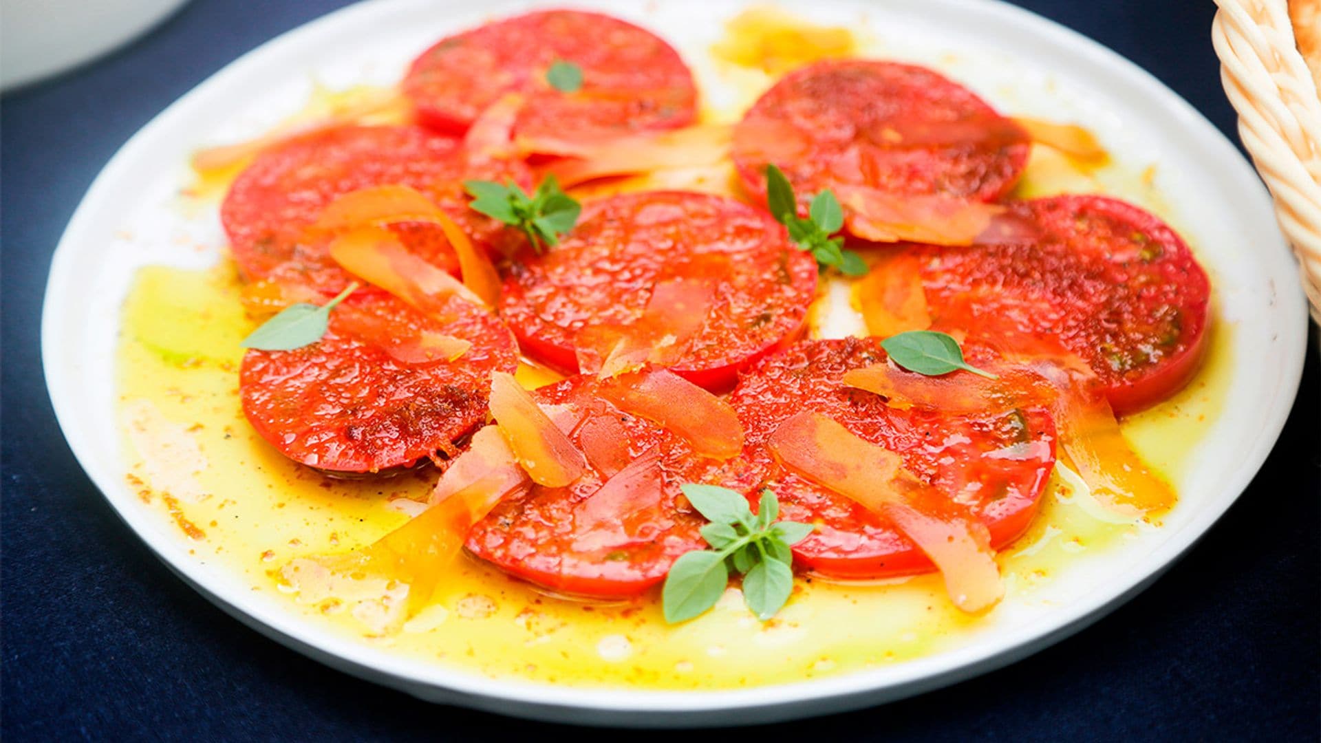 Ensalada de tomate con botarga