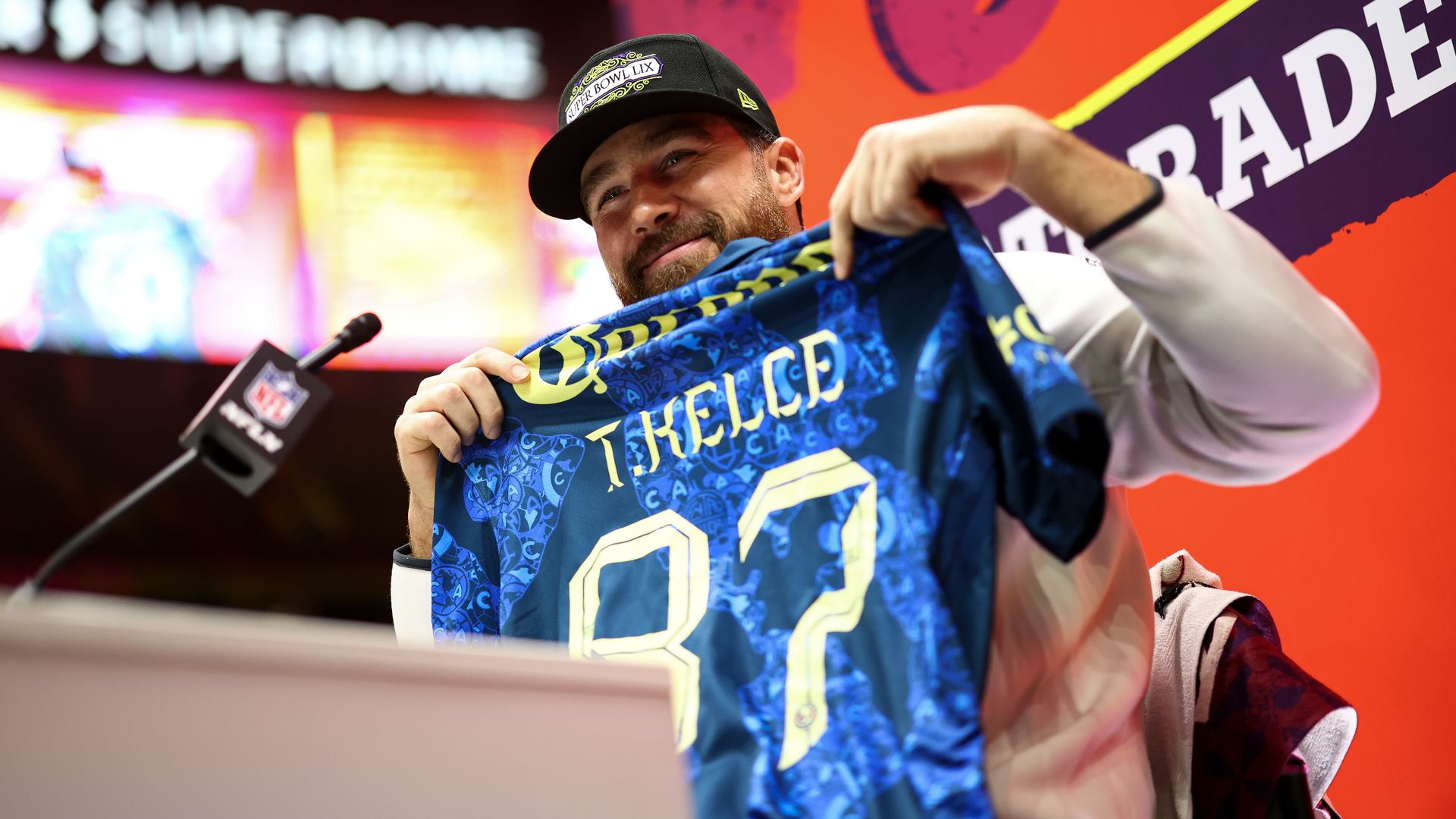 Travis Kelce recibe camisetas del Club América ¡y una es para Taylor Swift!