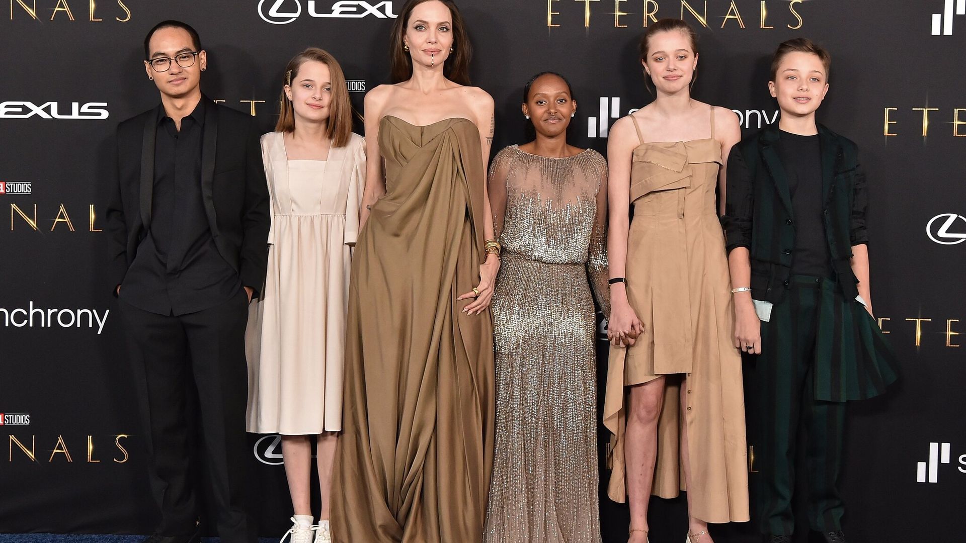 Zahara, la hija de Angelina Jolie, deslumbra con un vestido de su mamá en el estreno de ‘Eternals’