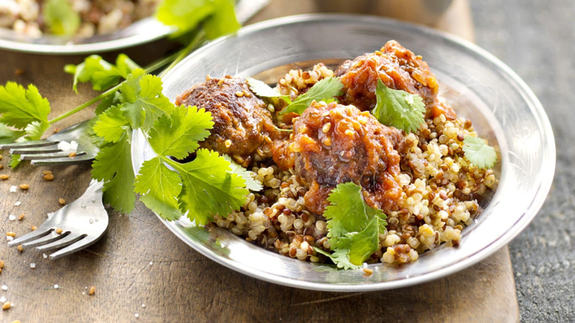 Albóndigas de ternera con ensalada de quinoa