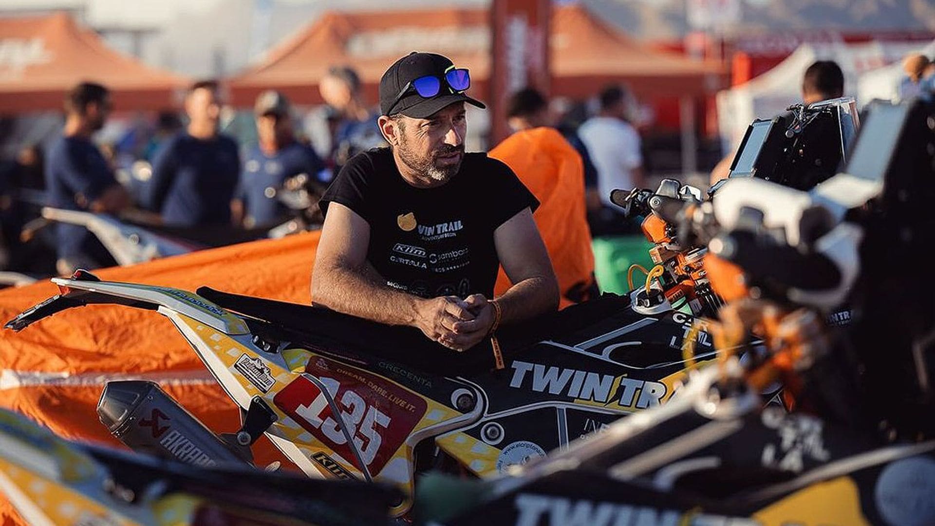 Muere a los 45 años el piloto Carles Falcón tras sufrir un grave accidente en el rally Dakar