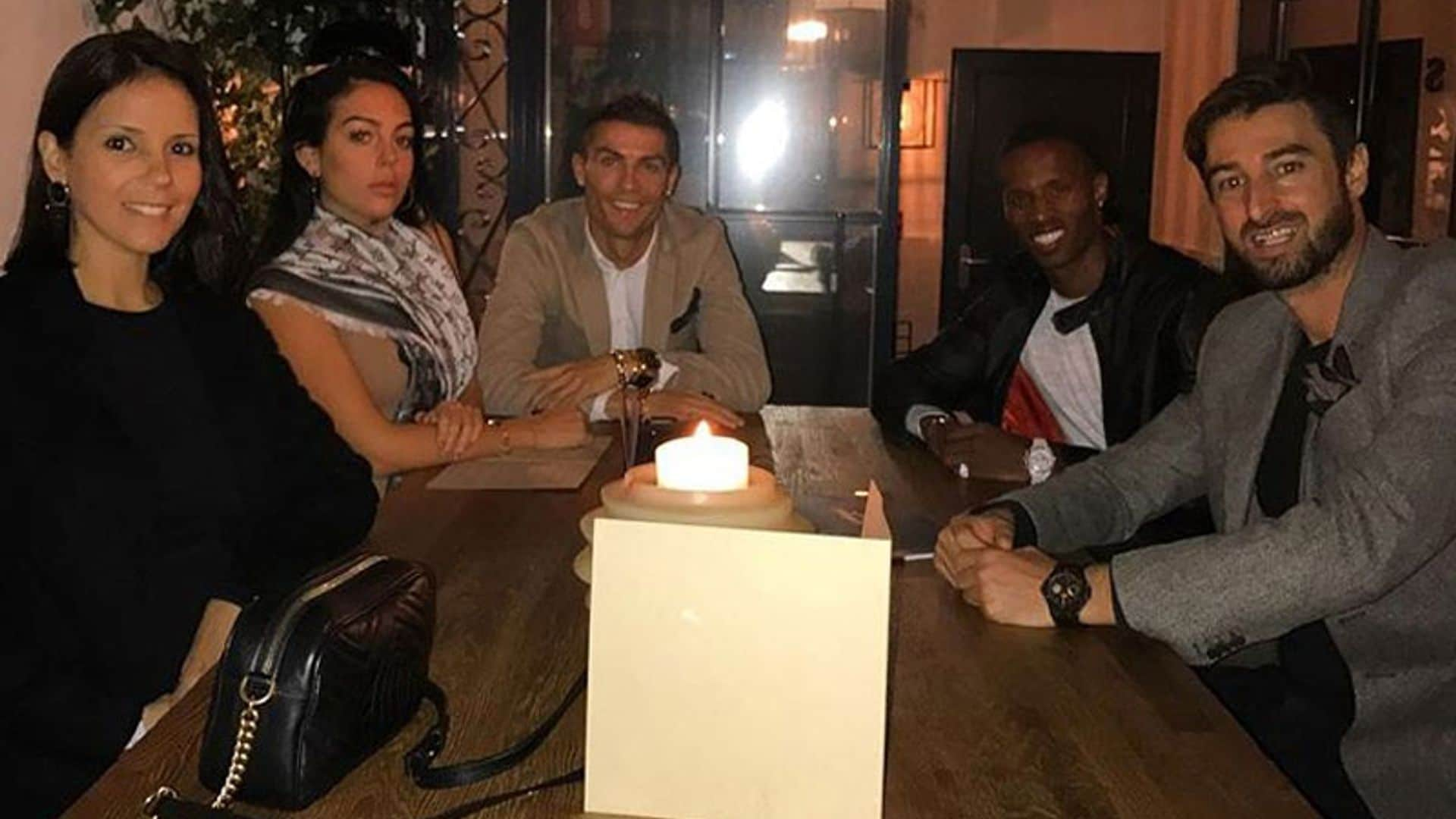 Cristiano Ronaldo y Georgina Rodríguez disfrutan de una salida nocturna antes de ser papás