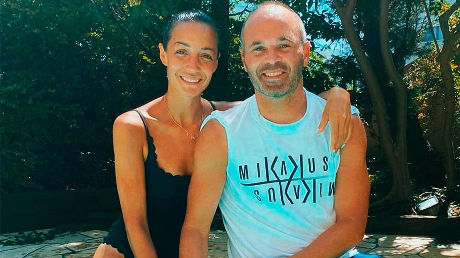 Andrés Iniesta, periodista por un día para hablar con su mujer, Anna Ortiz, sobre sus temas más personales